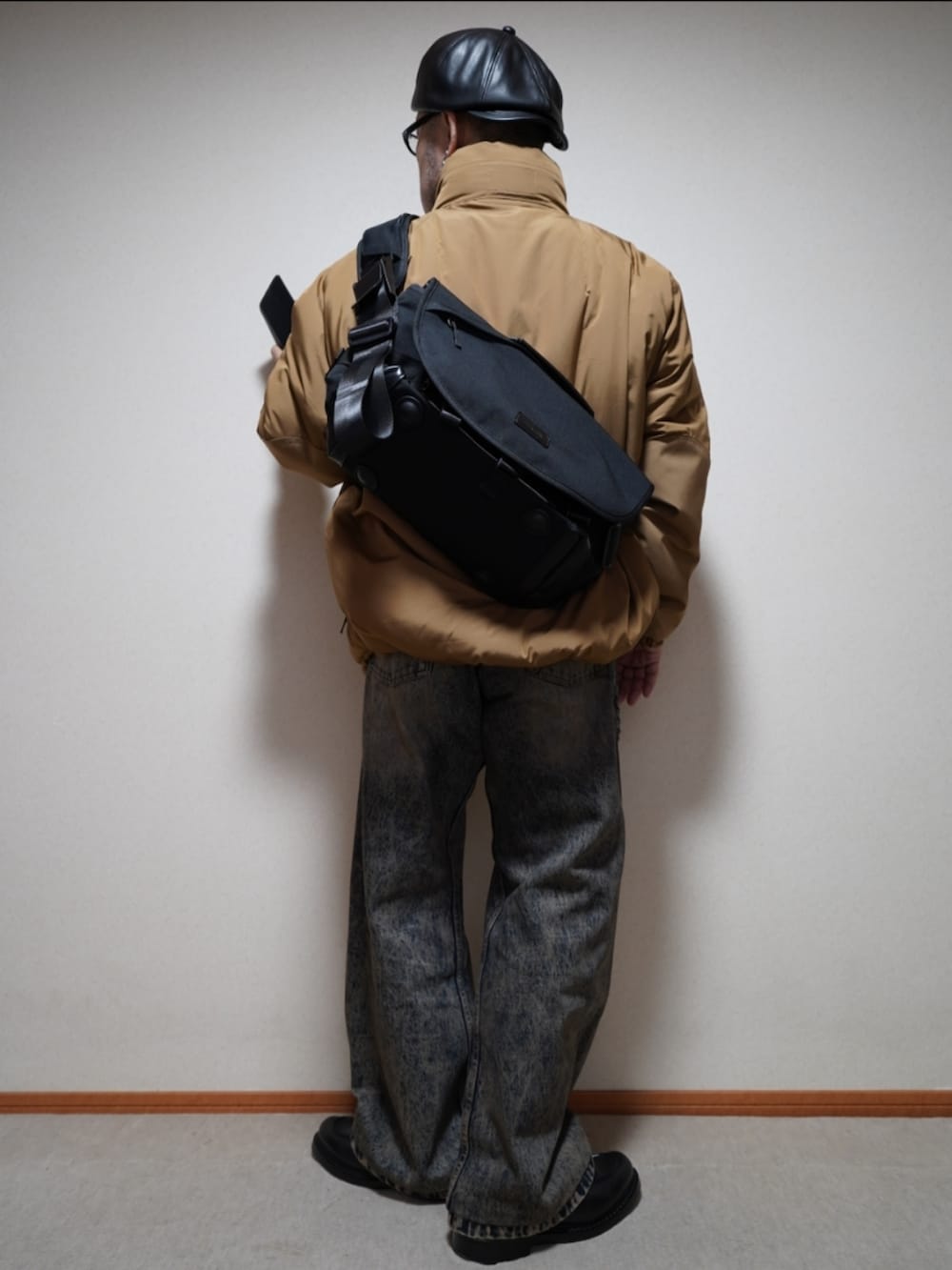 メンズの秋コーディネートの3枚目の写真