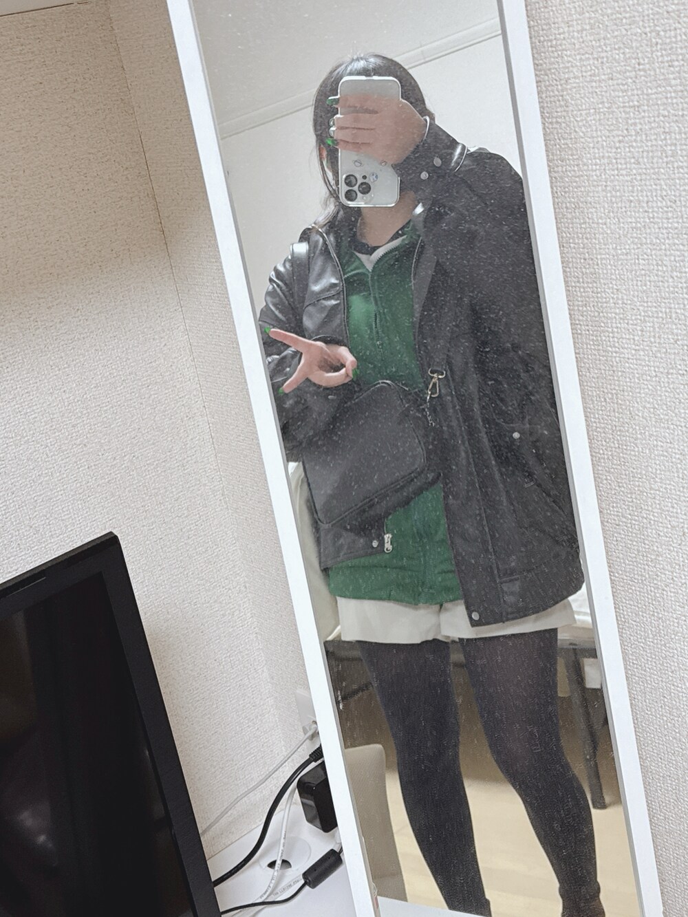 「冬服コーデ、冬、休日スタイル」｜「INGNIのフェイクレザーBIGブルゾン（ブルゾン、ブラック系）」を使った、mmma0922さん（レディース・155cm）の冬コーディネートの2枚目の写真