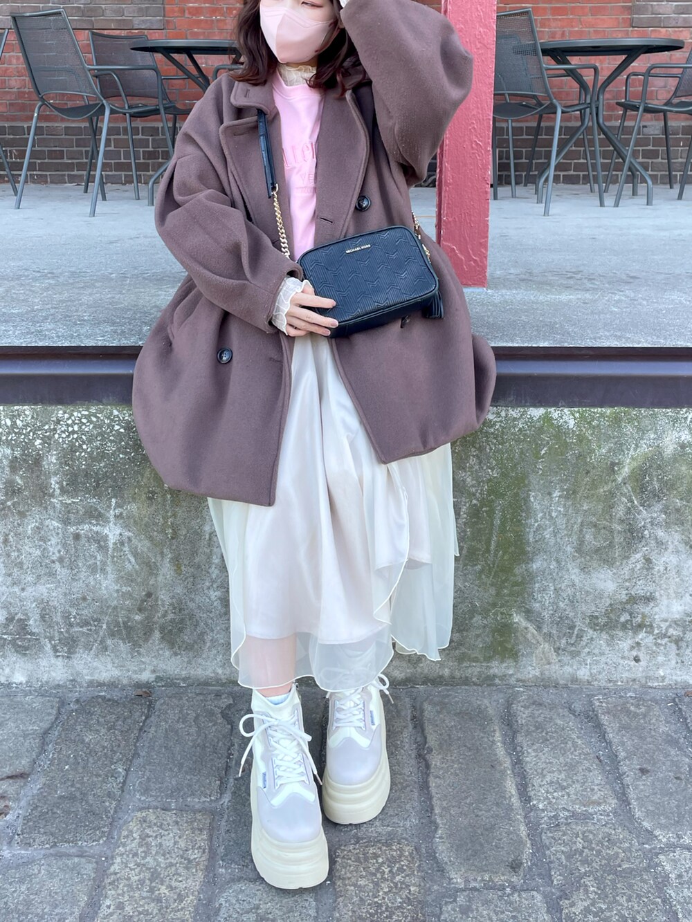 「低身長女子、スウェット」｜「one after another NICE CLAUPのクラシカルなムード漂う3wayケープ風コート（その他アウター、ブラウン系）」を使った、hiyoriさん（レディース・150cm）の冬コーディネートの2枚目の写真