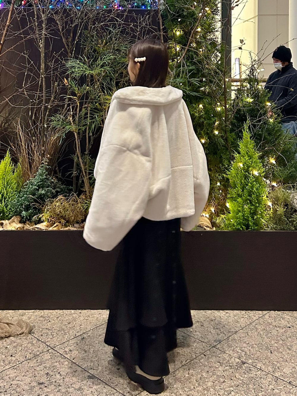 「今日のコーデ、大人かわいい、あったかコーデ、冬服、大人ガーリー、低身長コーデ、アウターコーデ、ふわふわニット、冬アウター、モノトーンコーデ、ファーバッグ、ガーリーコーデ、ロングスカート」|「one after another NICE CLAUPのふわふわな肌触りで軽い着心地。ファーショートコート(その他アウター、ホワイト系)」を使った、miyu Ӧさん(レディース・148cm)の冬コーディネートの2枚目の写真