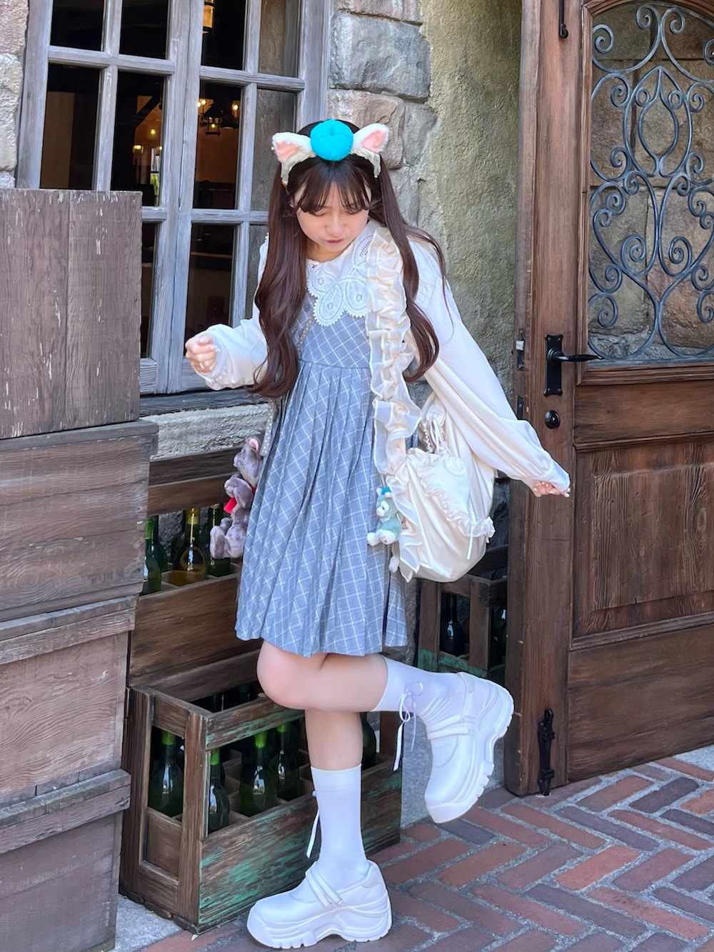 「夏コーデ、休日スタイル、今日のコーデ、ブルベ夏、お出かけコーデ、ガーリー、低身長女子、低身長コーデ、H&M、テーマパーク、厚底サンダル」｜「H&Mのアイテム（ワンピース、ブルー系）」を使った、miyu Ӧさん（レディース・148cm）の夏コーディネートの2枚目の写真