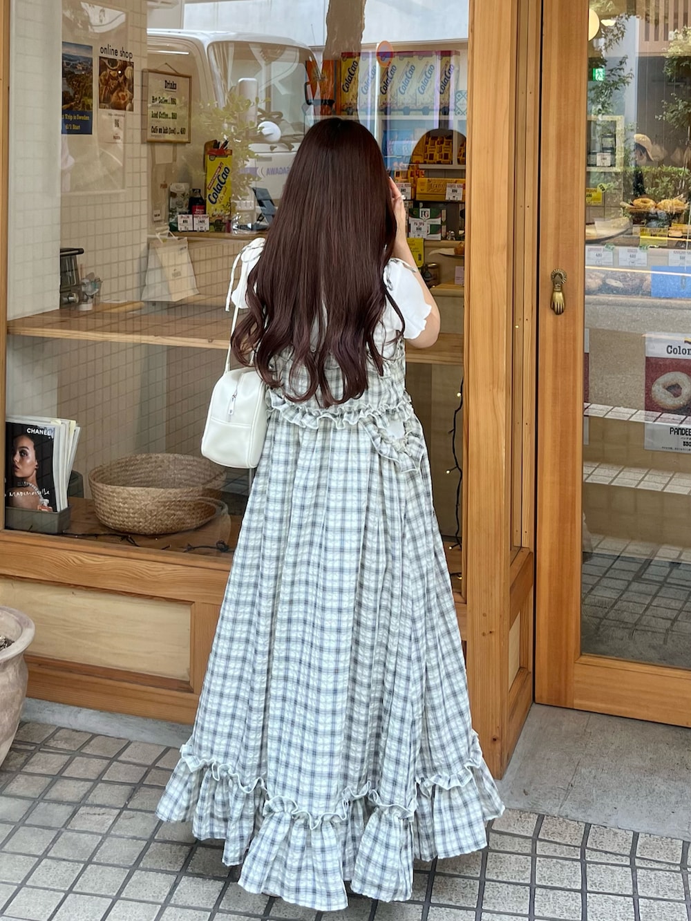 「夏コーデ、お出かけコーデ、骨格ウェーブ、シンプルコーデ、おでかけコーデ、低身長コーデ、ストラップサンダル、キャミワンピ、チェック、ガーリーコーデ、ナチュラルガーリー、休日スタイル、今日のコーデ」|「merry jennyのチェックリボンキャミワンピース(ワンピース、ベージュ系)」を使った、miyu Ӧさん(レディース・148cm)の夏コーディネートの2枚目の写真
