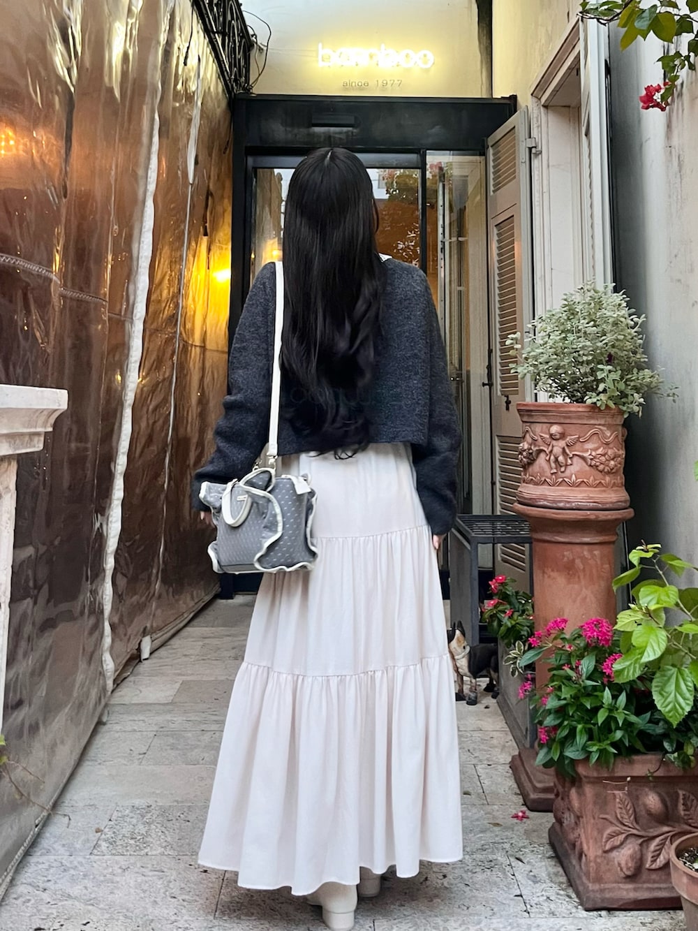 「最近のいい感じコーデ、秋冬コーデ、大人かわいい、お出かけコーデ、低身長コーデ、シンプルスタイル、淡色コーデ、ティアードスカート、今日のコーデ、休日スタイル、綺麗めコーデ、umm.claïr、ガーリーコーデ」|「ZARAのアイテム(カーディガン/ボレロ、グレー系)」を使った、miyu Ӧさん(レディース・149cm)の秋コーディネートの2枚目の写真