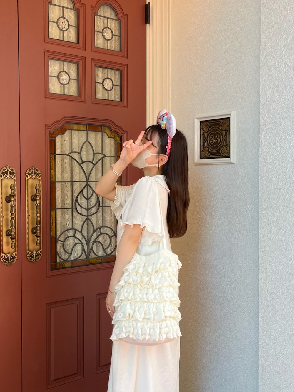 「夏コーデ、ワンピーススタイル、淡色コーデ、低身長コーデ、ホワイトコーデ、休日コーデ、ワントーンコーデ、トートバッグ、厚底シューズ、厚底サンダル、シンプルコーデ」｜「merry jennyのbear刺繍ガーゼワンピース（ワンピース、ホワイト系）」を使った、miyu Ӧさん（レディース・148cm）の夏コーディネートの2枚目の写真