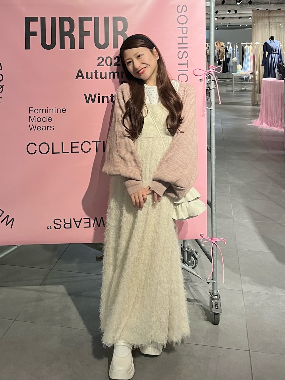 「春服コーデ、カーディガン、今日のコーデ、シンプルコーデ、大人かわいい、お出かけコーデ、休日スタイル、キャミワンピ、ワンピース、春コーデ、春服、淡色女子、厚底サンダル、ガーリーコーデ」｜「LILY BROWNの3wayキャミドレス（ワンピース、ホワイト系）」を使った、miyu Ӧさん（レディース・148cm）の春コーディネートの2枚目の写真