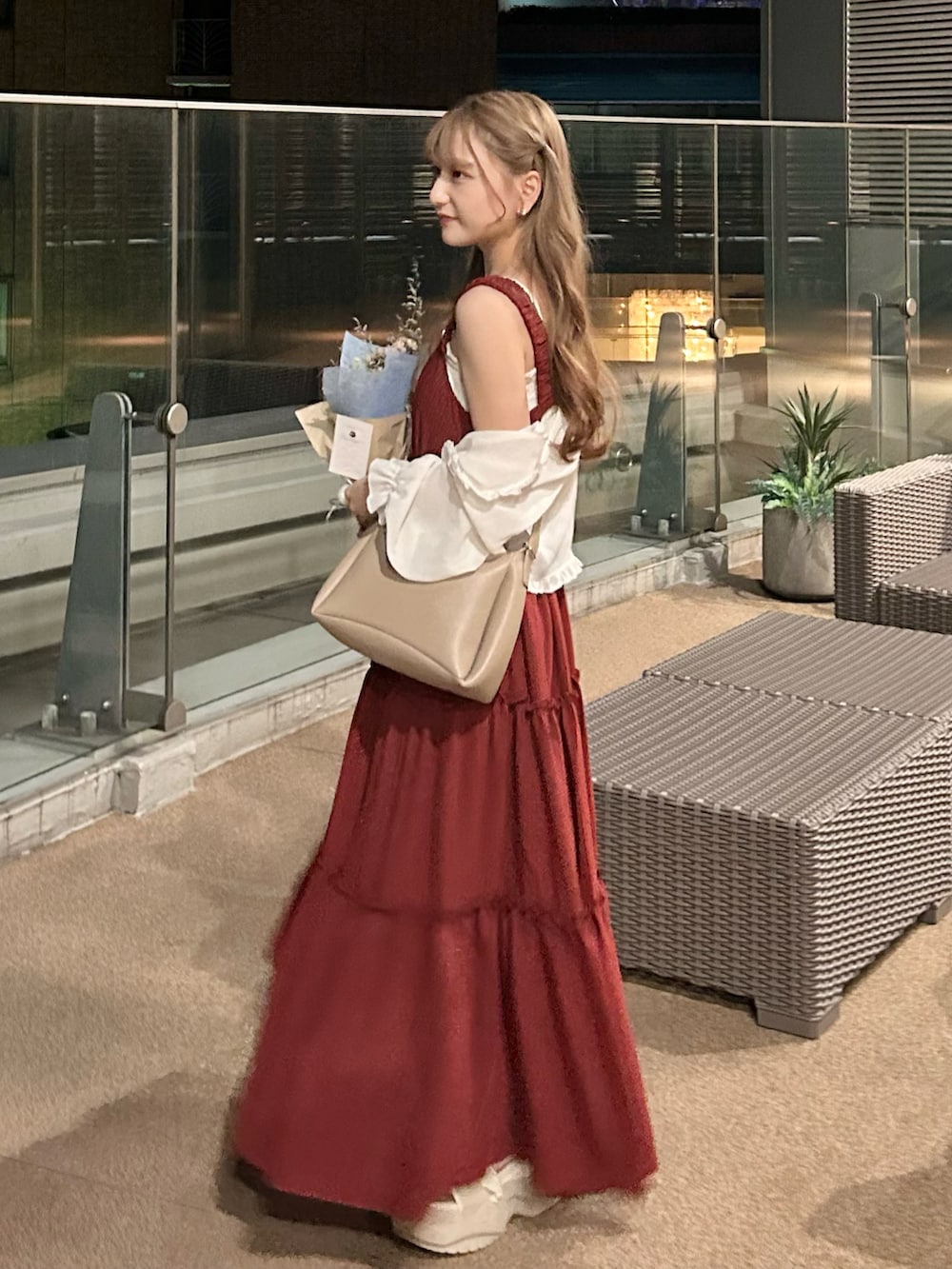 「秋先取りコーデ、おでかけコーデ、秋服コーデ、大人かわいい、カラー×コーデ、低身長コーデ、お呼ばれスタイル、ワンピーススタイル、大人ガーリー、キャミワンピ、秋コーデ」｜「w closetのバックオープンチェックティアードワンピース（ワンピース、レッド系）」を使った、miyu Ӧさん（レディース・148cm）の秋コーディネートの2枚目の写真