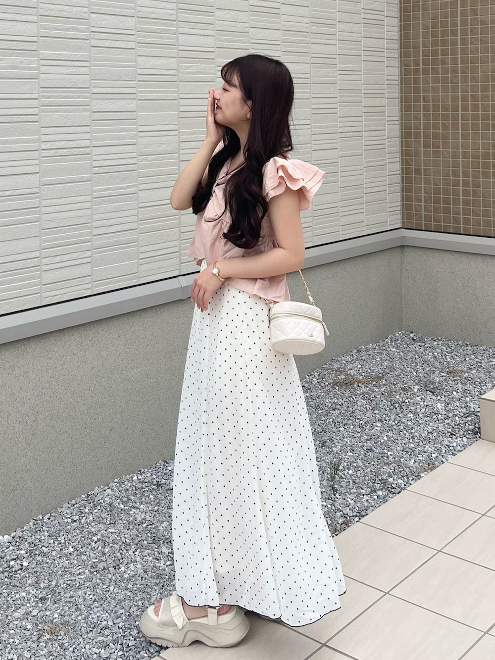 「夏服、おでかけコーデ、夏コーデ、休日スタイル、淡色コーデ、ノースリーブ、お出かけコーデ、GRL、プチプラコーデ、ブラウス、スカートスタイル、厚底シューズ、厚底サンダル」|「GRLのアイテム(スカート、ホワイト系)」を使った、miyu Ӧさん(レディース・148cm)の夏コーディネートの2枚目の写真