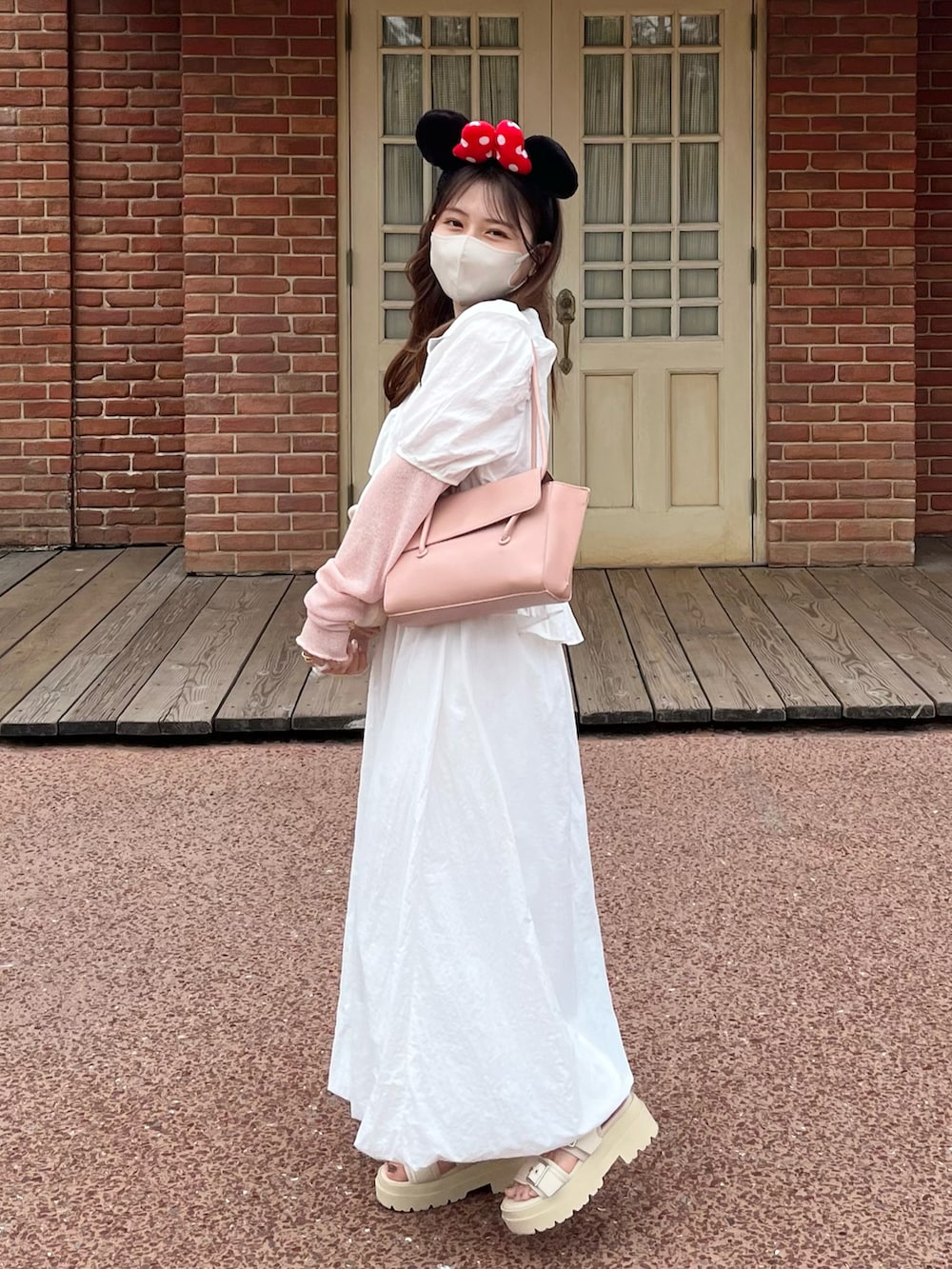 「シンプルコーデ、春夏コーデ、春コーデ、低身長コーデ、ホワイトコーデ、カラー×コーデ、ブラウス、ロングスカート、厚底シューズ、厚底サンダル、今日のコーデ、休日スタイル」｜「GRLのアイテム（トップス、ホワイト系）」を使った、miyu Ӧさん（レディース・148cm）の春コーディネートの2枚目の写真