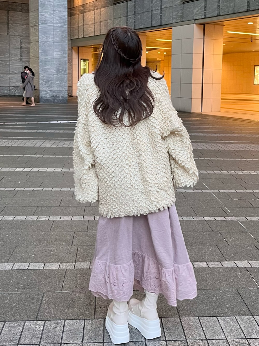 「秋服コーデ、今日のコーデ、シンプルコーデ、淡色女子、休日スタイル、低身長コーデ、厚底サンダル、厚底ブーツ、ワンピース、フリルスカート、キャミワンピ、ガーリーコーデ、ワントーンコーデ、ピンク」｜「YOSUKEの「YOSUKE/ヨースケ」厚底スニーカー（スニーカー、ホワイト系）」を使った、miyu Ӧさん（レディース・148cm）の秋コーディネートの3枚目の写真