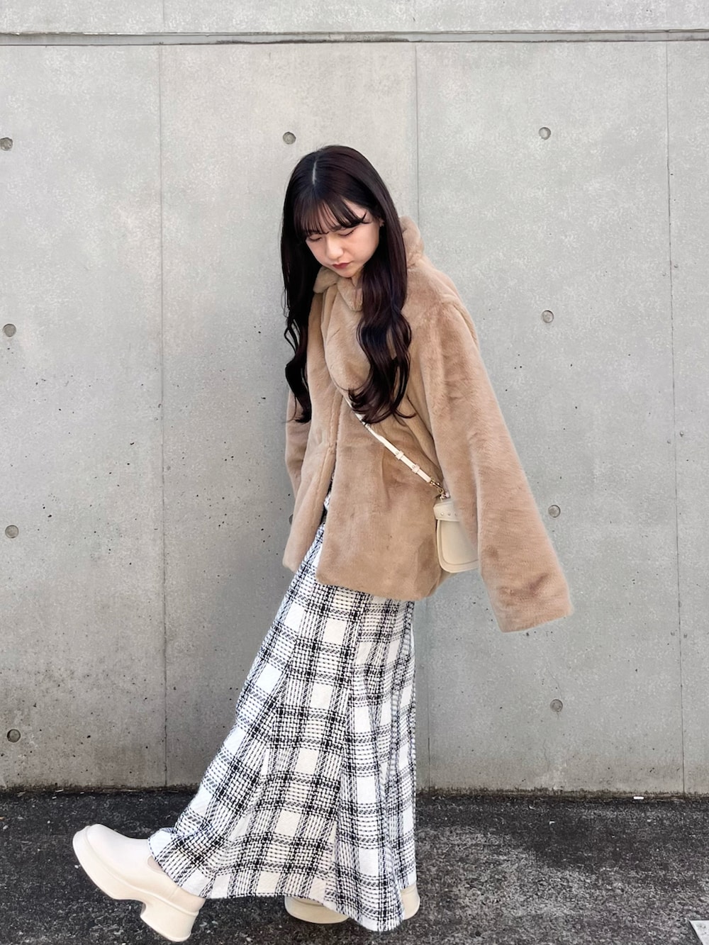 「真冬のあったかスタイル、おでかけコーデ、大人かわいい、アウターコーデ、休日スタイル、ガーリーコーデ、低身長コーデ、あったかコーデ、ブラウンコーデ、冬服、ブーツスタイル、シンプルコーデ、淡色コーデ、ショートブーツ」｜「mlineの[mline] フェイクファーブルゾン（ブルゾン、ベージュ系）」を使った、miyu Ӧさん（レディース・149cm）の冬コーディネートの2枚目の写真