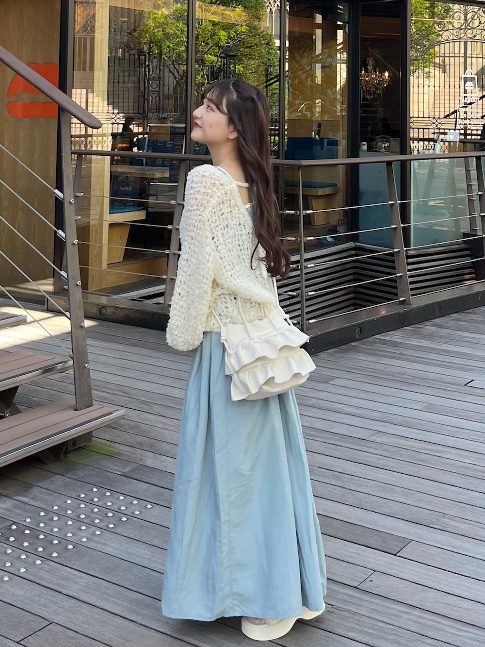 「お出かけコーデ、夏コーデ、休日スタイル、低身長コーデ、カジュアルガーリー、ナロースカート、ワンピース、ワンピーススタイル、カラーコーデ、厚底サンダル」|「Kastaneの【サイズ展開あり】リブ切替キャミワンピース(ワンピース、ブルー系)」を使った、miyu Ӧさん(レディース・148cm)の春コーディネートの2枚目の写真