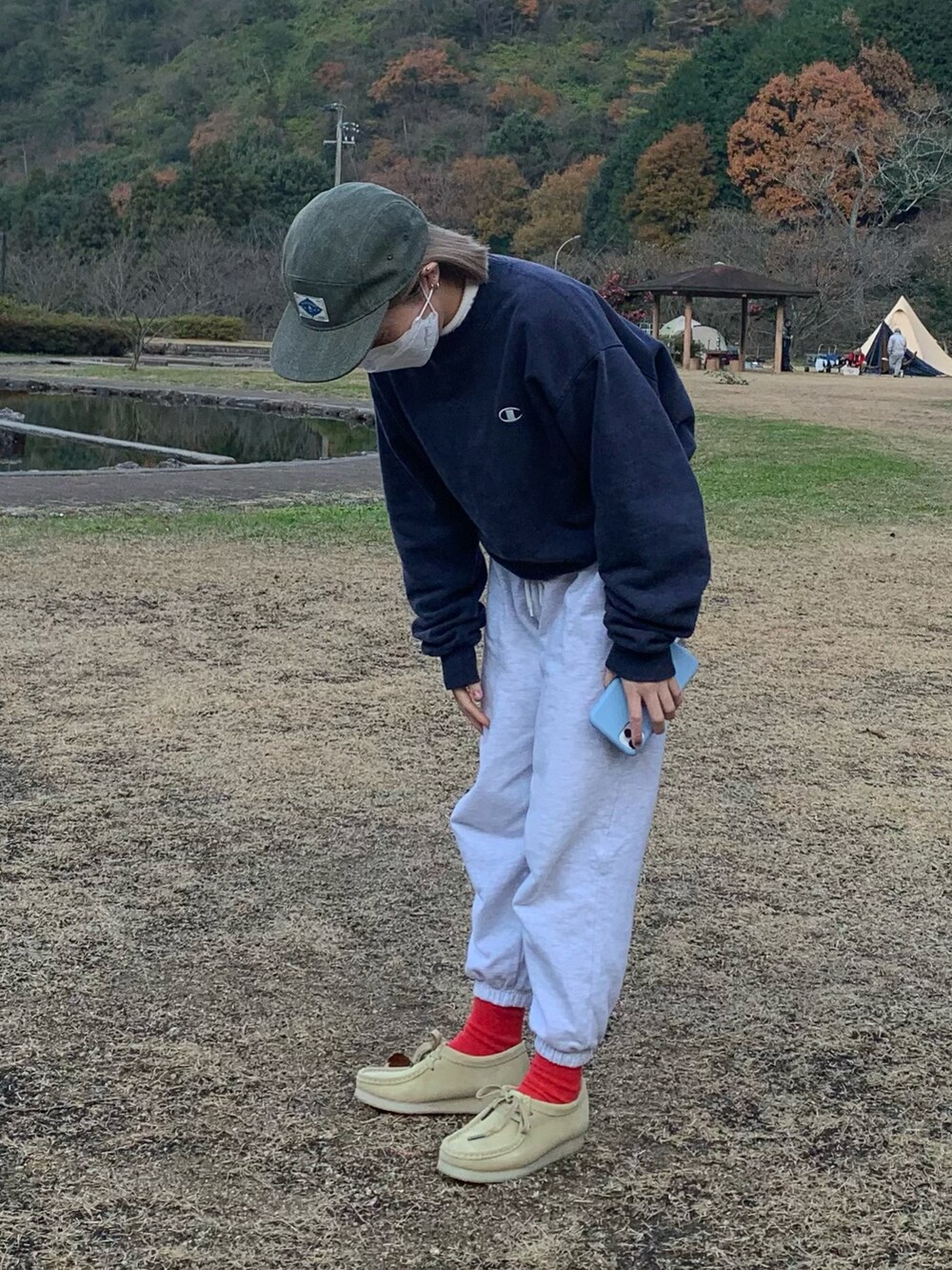 「古着、クラークス、ゆるコーデ」｜「Clarksの【Clarks/クラークス】 Wallabee（ブーツ、ベージュ系）」を使った、ちひろさん（レディース・150cm）の冬コーディネートの2枚目の写真