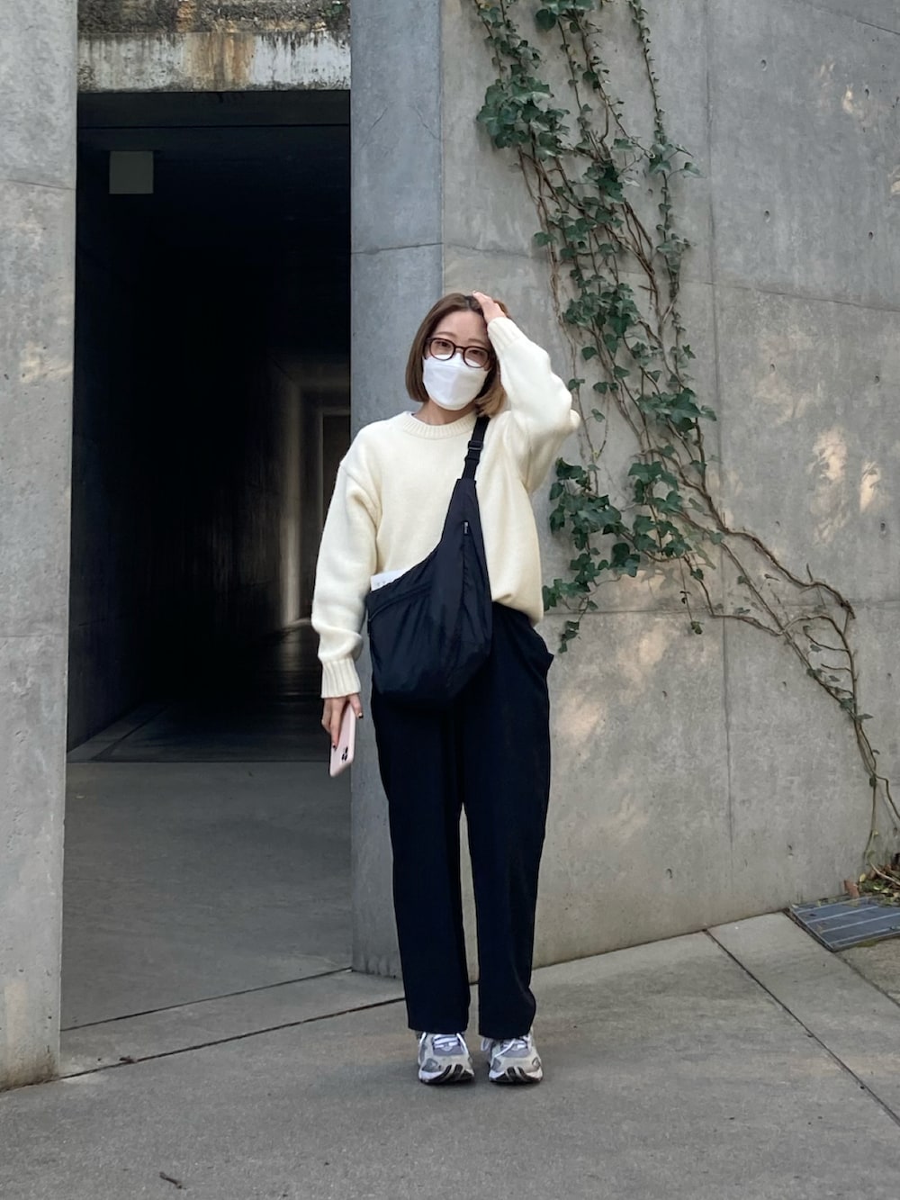 「GUのアイテム（ニット/セーター、ホワイト系）」を使った、ちひろさん（レディース・150cm）の冬コーディネートの2枚目の写真