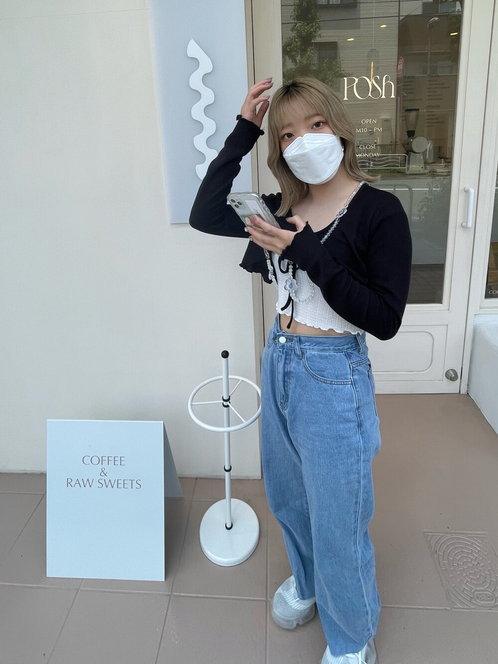 「韓国ファッション、デニム」｜「SHEINのアイテム（デニムパンツ、ブルー系）」を使った、ちひろさん（レディース・150cm）の夏コーディネートの2枚目の写真