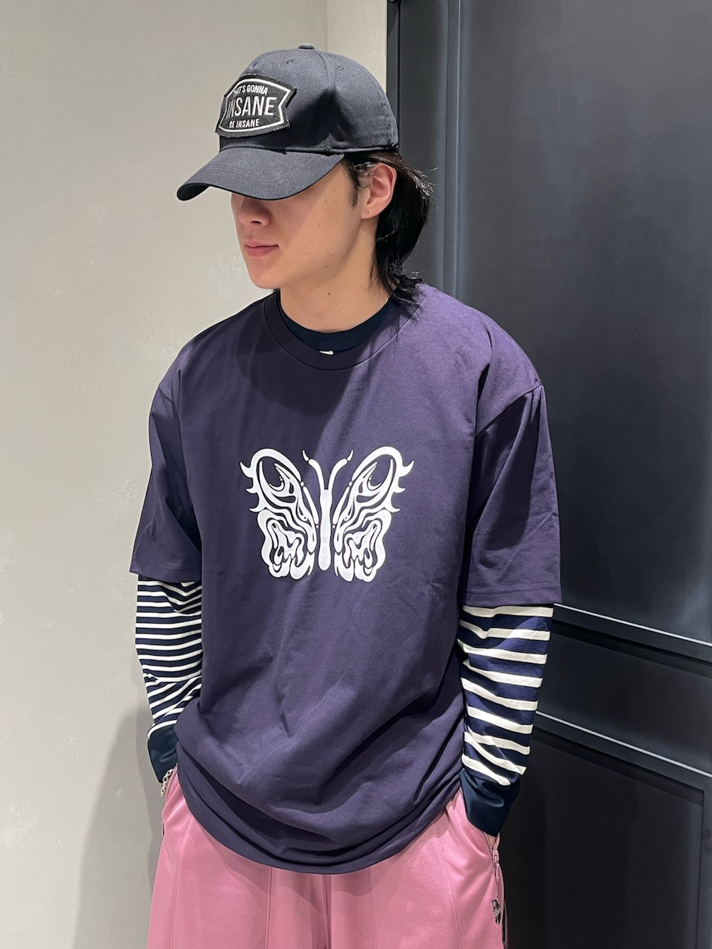 「BEAVER、BEAVER札幌、ビーバー(BEAVER)、ビーバー札幌、ビーバー、はるコーデ、春、春コーデ、NEEDLES、HDパンツ」｜「THE NORTH FACEのTHE NORTH FACE /ザ・ノース・フェイス  Graval Slip-On WP グラバル スリッポン ウォータープルーフ（スニーカー、ブラック系）」を使った、森康雄さん（骨格ナチュラル・メンズ・178cm）の春コーディネートの2枚目の写真