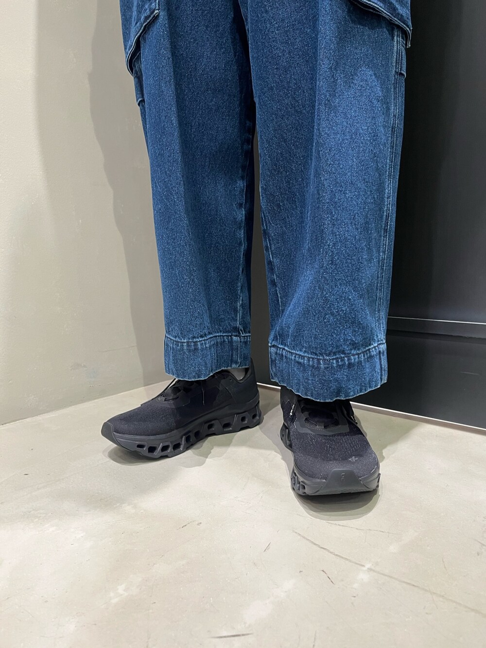 「BEAVER、BEAVER札幌、ビーバー(BEAVER)、ビーバー札幌、ビーバー、カットソー、MANASTASH、スニーカー、夏コーデ、夏」｜「MANASTASHのMANASTASH/マナスタッシュ　PUMICE TEE CAUTION!/パミスTシャツ コーション!（Tシャツ/カットソー、ホワイト系）」を使った、森康雄さん（骨格ナチュラル・メンズ・178cm）の春コーディネートの5枚目の写真