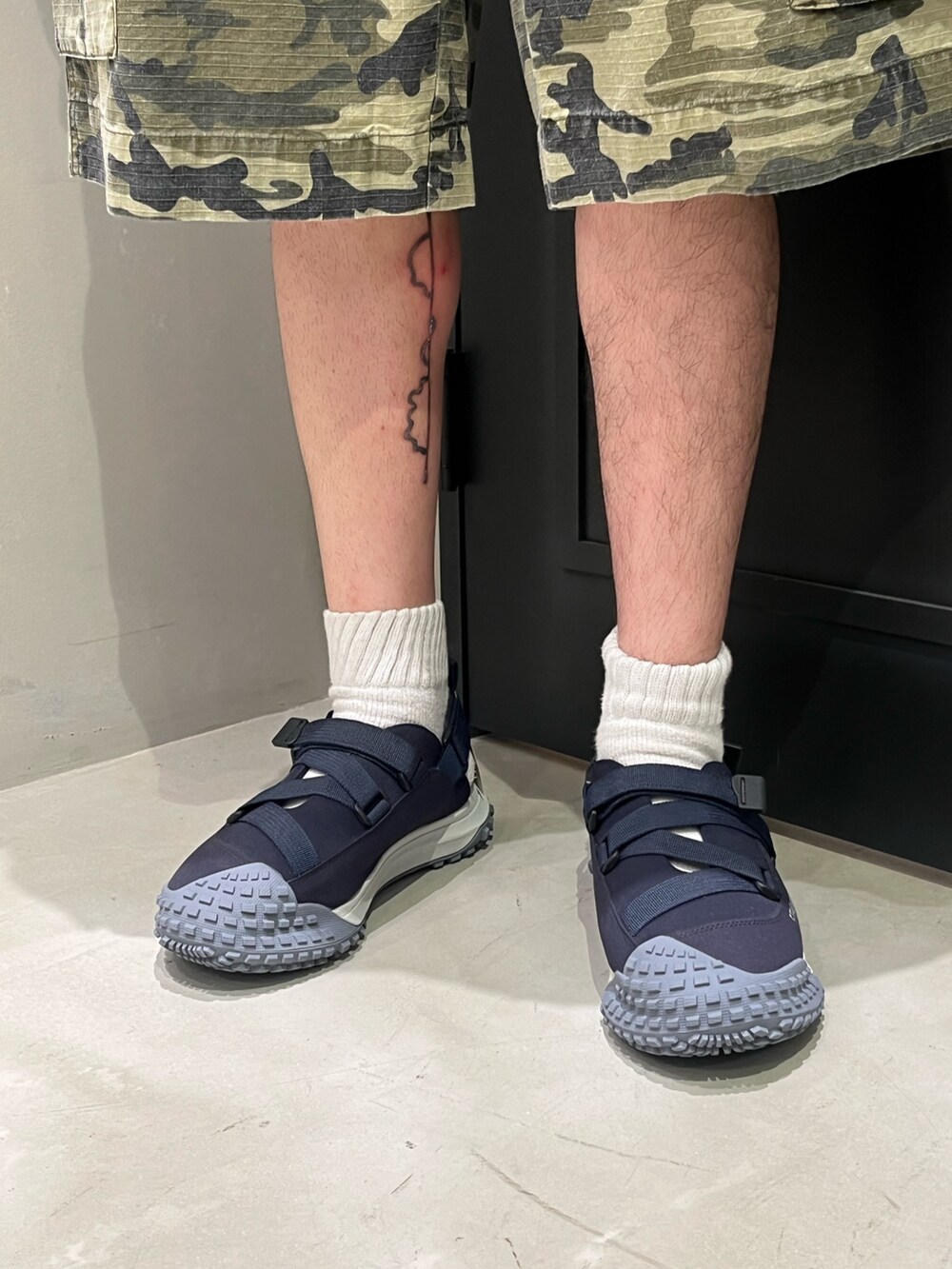 「BEAVER、BEAVER札幌、ビーバー、ビーバー(BEAVER)、ビーバー札幌、ショートパンツ、ショーツ、ショーツスタイル、夏コーデ、春コーデ」｜「BEAVERのB omnivore/ビーオムニボー　RIP STOP CARGO SHORTS リップストップカーゴショーツ（その他パンツ、その他）」を使った、森康雄さん（骨格ナチュラル・メンズ・178cm）の夏コーディネートの4枚目の写真