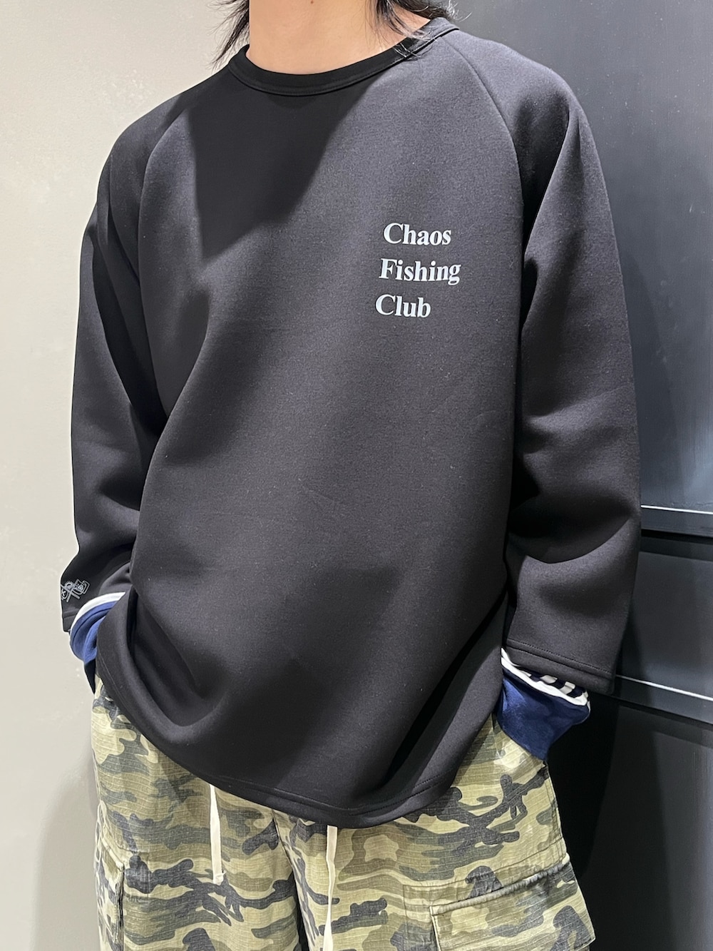 「BEAVER、BEAVER札幌、ビーバー、ビーバー(BEAVER)、ビーバー札幌、ショートパンツ、ショーツ、ショーツスタイル、夏コーデ、春コーデ」｜「BEAVERのB omnivore/ビーオムニボー　RIP STOP CARGO SHORTS リップストップカーゴショーツ（その他パンツ、その他）」を使った、森康雄さん（骨格ナチュラル・メンズ・178cm）の夏コーディネートの2枚目の写真