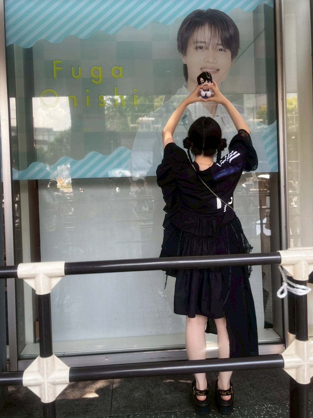 「スポーツミックス、夏コーデ、低身長女子、推し活コーデ、大西風雅、推し活、参戦服、参戦コーデ、大人かわいい、古着リメイクワンピース、古着リメイク」｜「Dr. MartensのDr.Martens / ドクターマーチン：Kimber：27351001[DEA]（サンダル、ブラック系）」を使った、しゃけさん（レディース・152cm）の夏コーディネートの2枚目の写真
