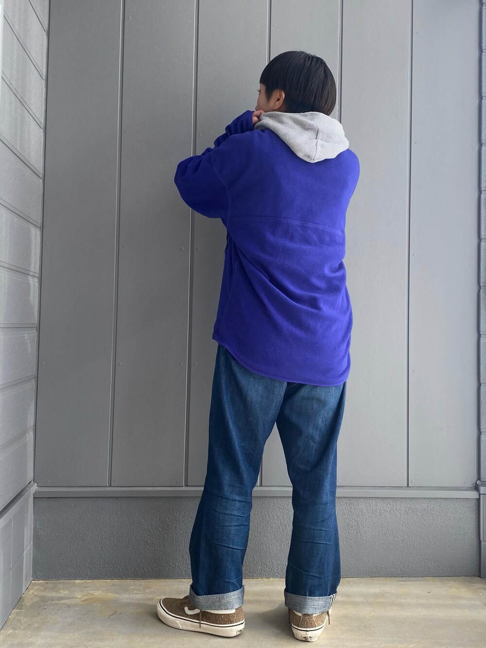 「カジュアルコーデ、メンズライク、スニーカー、スニーカーコーデ、古着、古着MIX、デニム、デニムパンツ、patagonia、nonnative、orslow、nonnative×vans、レイヤードスタイル、BEAMS BOY、フリース」｜「BEAMS BOYのアイテム（デニムパンツ、ブルー系）」を使った、mariさん（レディース・150cm）の冬コーディネートの3枚目の写真