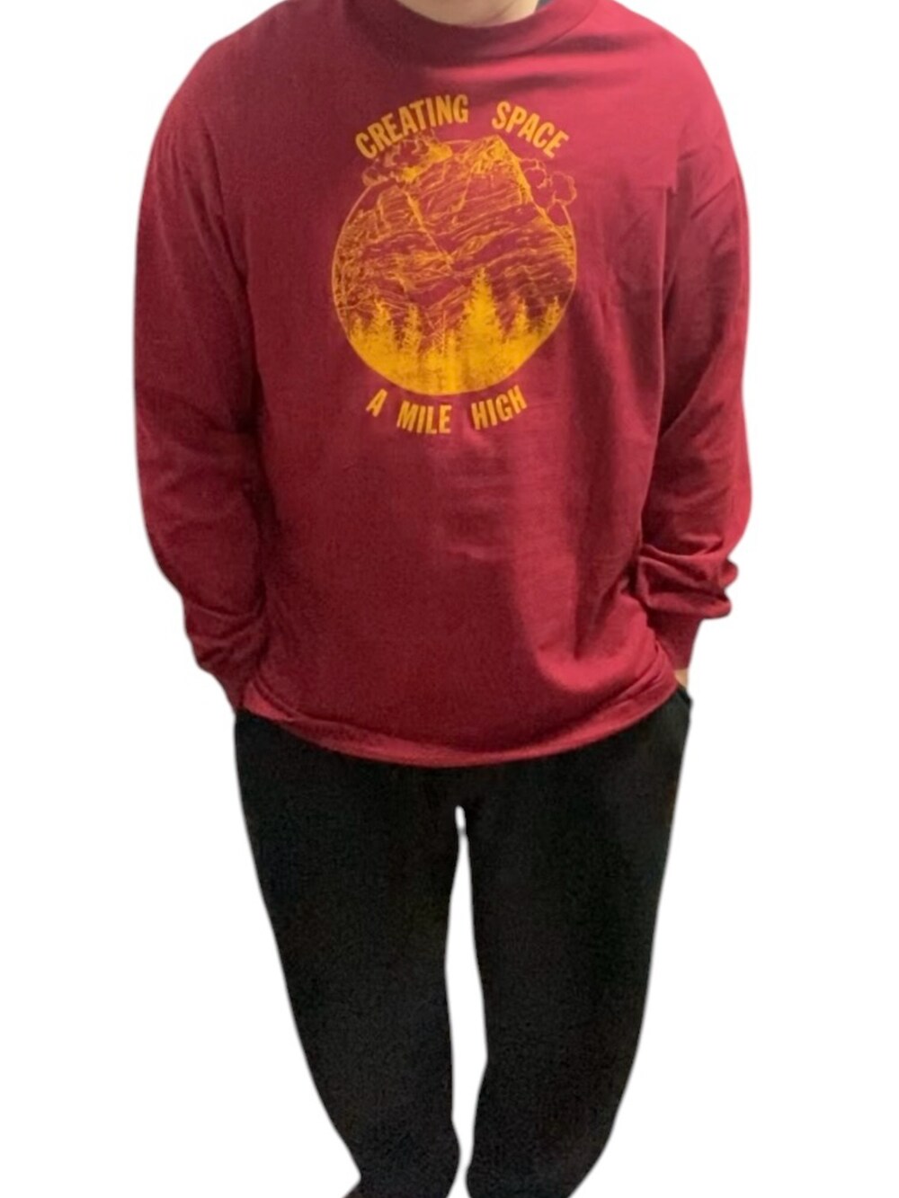 その他のTシャツ/カットソーを着用したメンズの春コーディネートの2枚目の写真