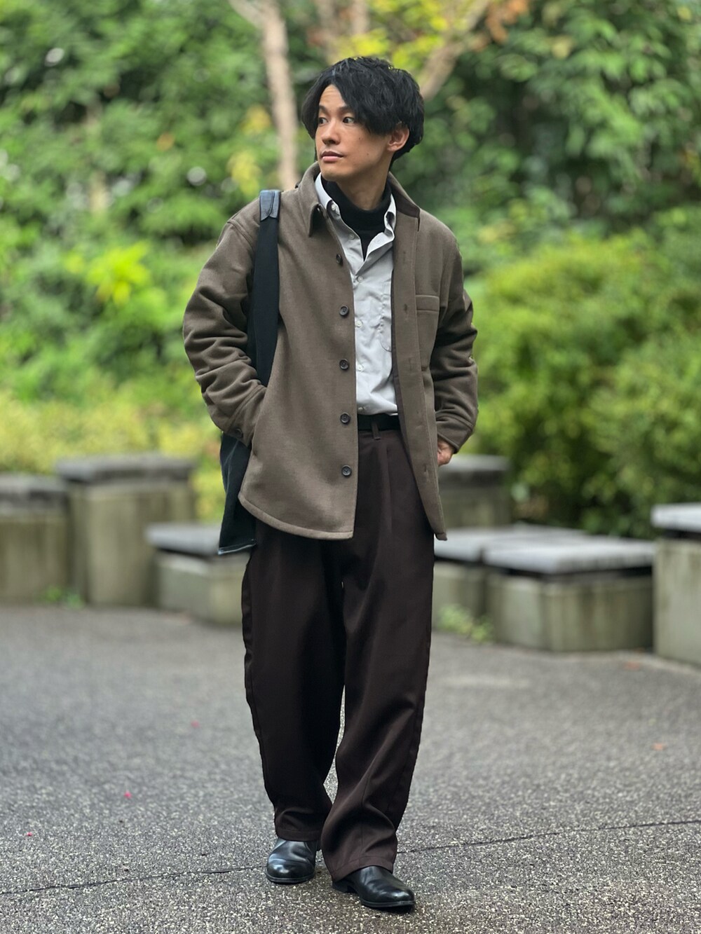 「ジャケット、ジャケットスタイル、ジャケットコーデ、秋コーデ、秋服、秋服コーデ、レイヤードスタイル、レイヤード、タックイン、シャツスタイル、きれいめカジュアル、大人カジュアル、ブラウン、ブラウン色に染まれ、低身長」｜「ClarksのCraftArlo Top / クラフトアルロトップ （ブラックレザー）（ブーツ、ブラック系）」を使った、ゆっきーさん（骨格ウェーブ・メンズ・165cm）の秋コーディネートの2枚目の写真