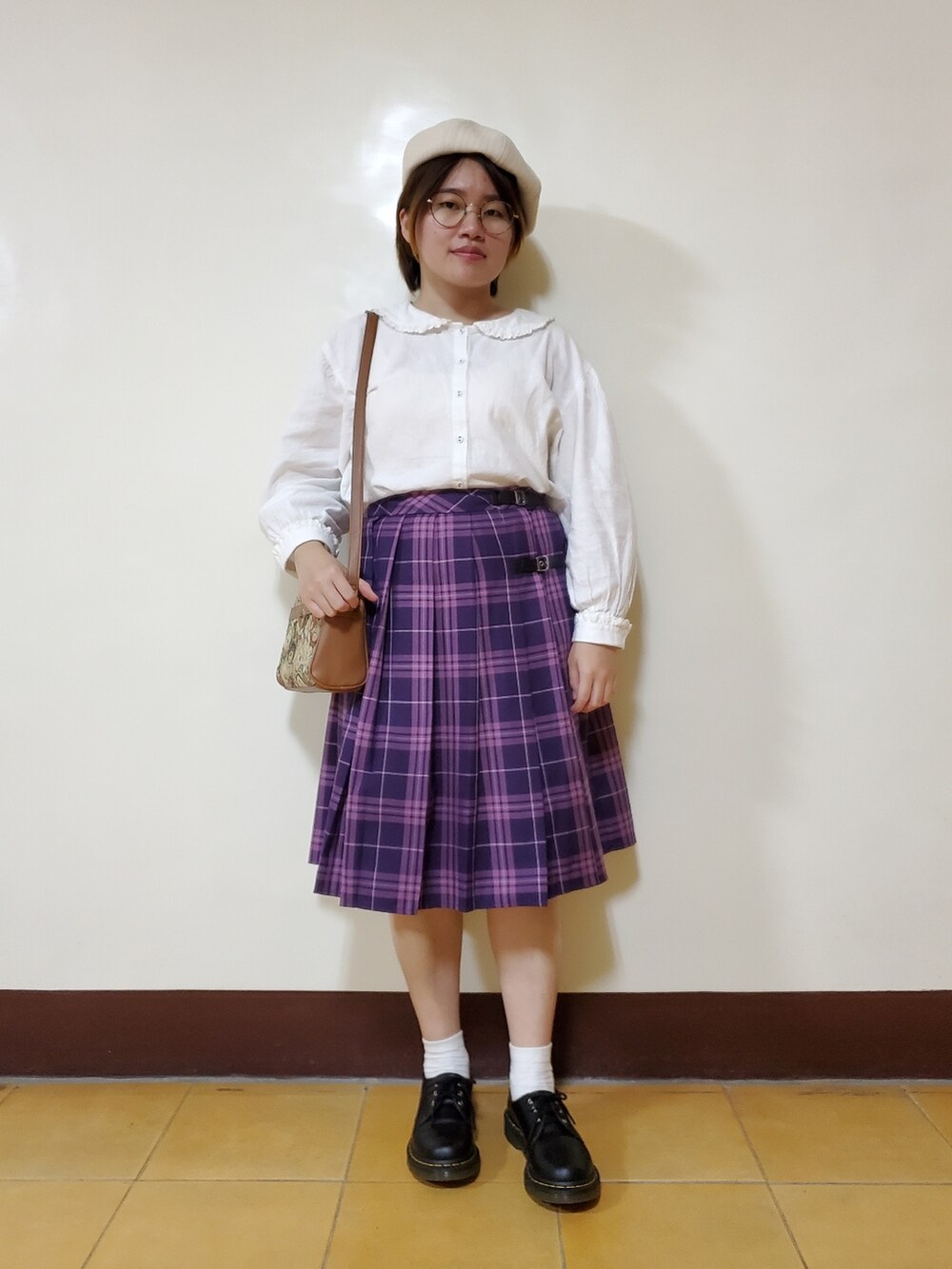「春コーデ、大人カジュアル、大人かわいい、チェック柄に恋してる、チェック柄、チェック柄スカート、低身長、ロンドン、ロンドンガール」｜「Samansa Mos2のレース衿ブラウス（シャツ/ブラウス、ホワイト系）」を使った、呱呱🍯さん（レディース・152cm）の春コーディネートの2枚目の写真