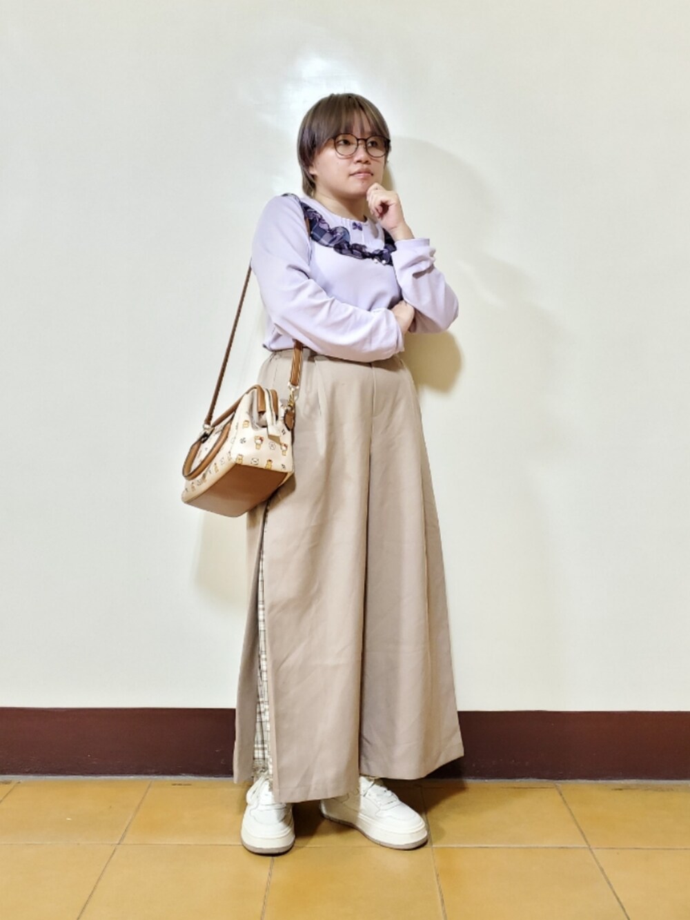 「春のNewスタイル、街頭穿搭、復古、大人カジュアル、大人コーデ、低身長、低身長コーデ」｜「Scottish Houseのアイテム（Tシャツ/カットソー、パープル系）」を使った、呱呱🍯さん（レディース・152cm）の春コーディネートの3枚目の写真