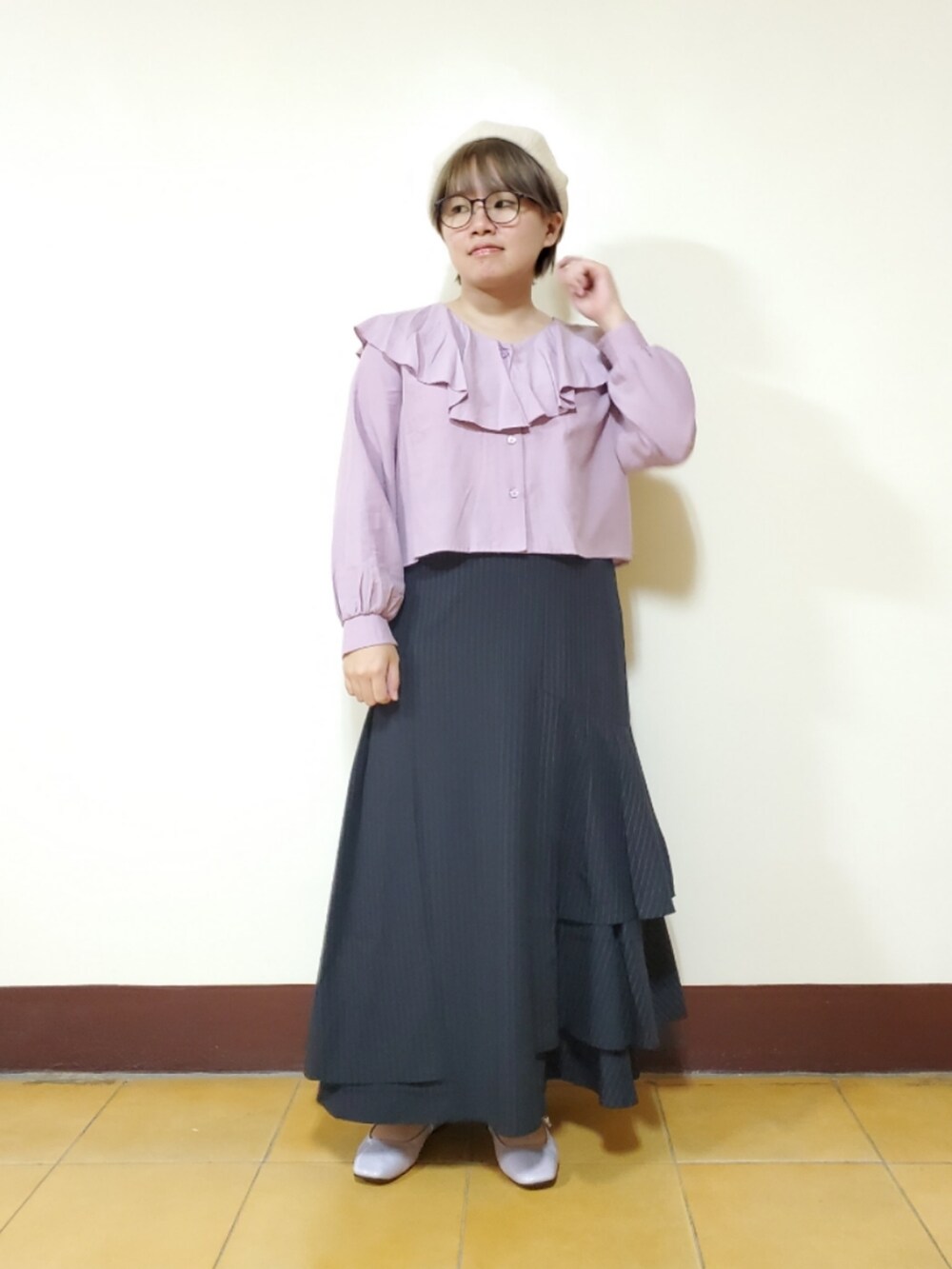 「春のNewスタイル、ootd、街頭穿搭、大人カジュアル、大人女子、低身長、低身長女子、紫コーデ」｜「NETのアイテム（シャツ/ブラウス、パープル系）」を使った、呱呱🍯さん（レディース・152cm）の春コーディネートの2枚目の写真
