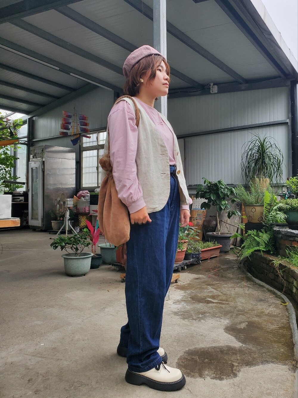 「夏コーデ、春コーデ、大人カジュアル、低身長、低身長コーデ、街頭穿搭」｜「ehka sopoのロゴ刺繍ロングTシャツ（Tシャツ/カットソー、ピンク系）」を使った、呱呱🍯さん（レディース・152cm）の春コーディネートの2枚目の写真