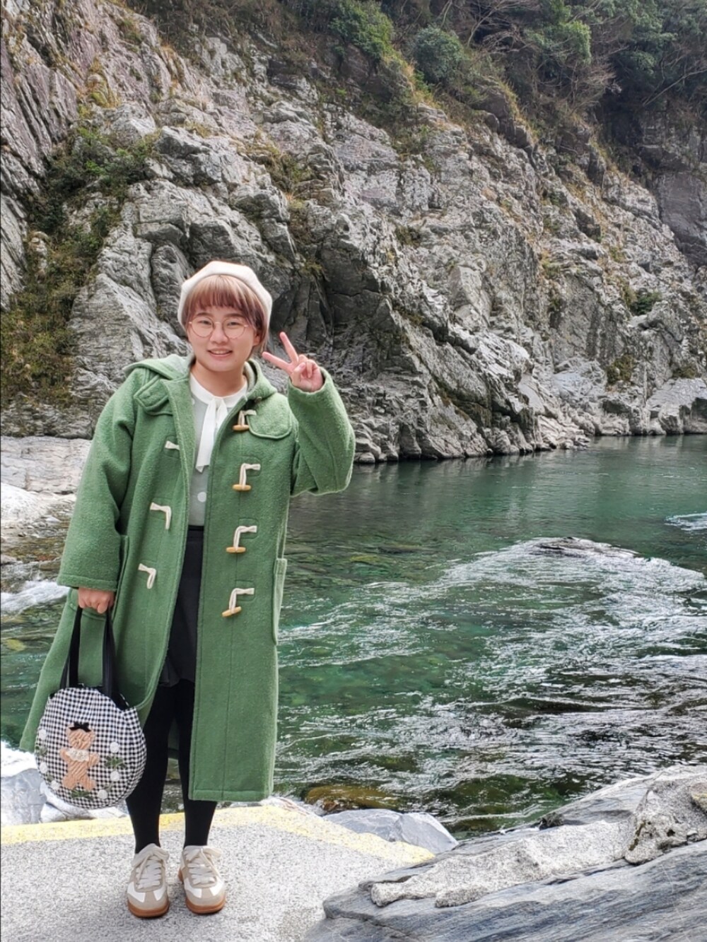 「ootd、春のNewスタイル、街頭穿搭、休閒、復古、大人カジュアル、大人女子、低身長、低身長女子」｜「Samansa Mos2の【FROM ENGLAND】ブリティッシュウールダッフルコート（ダッフルコート、グリーン系）」を使った、呱呱🍯さん（レディース・152cm）の春コーディネートの2枚目の写真