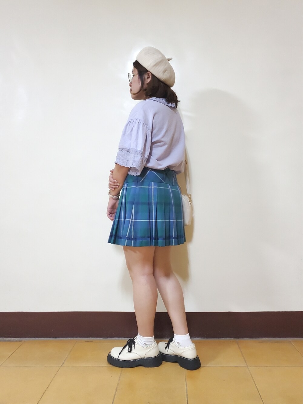 「大人カジュアル、低身長、夏コーデ、秋コーデ、刺繍、チェック柄」｜「Samansa Mos2の衿レースギャザーブラウス（シャツ/ブラウス、パープル系）」を使った、呱呱🍯さん（レディース・152cm）の秋コーディネートの3枚目の写真