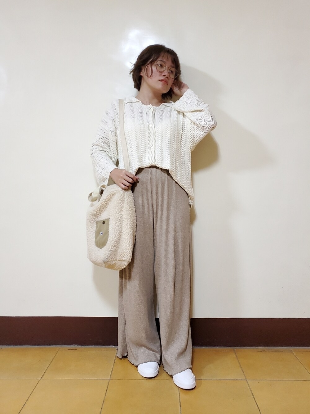 「大人カジュアル、大人コーデ、春コーデ、休閒、透かし柄、低身長、低身長コーデ」｜「Samansa Mos2の透かしニットカーディガン（カーディガン/ボレロ、ホワイト系）」を使った、呱呱🍯さん（レディース・152cm）の春コーディネートの3枚目の写真