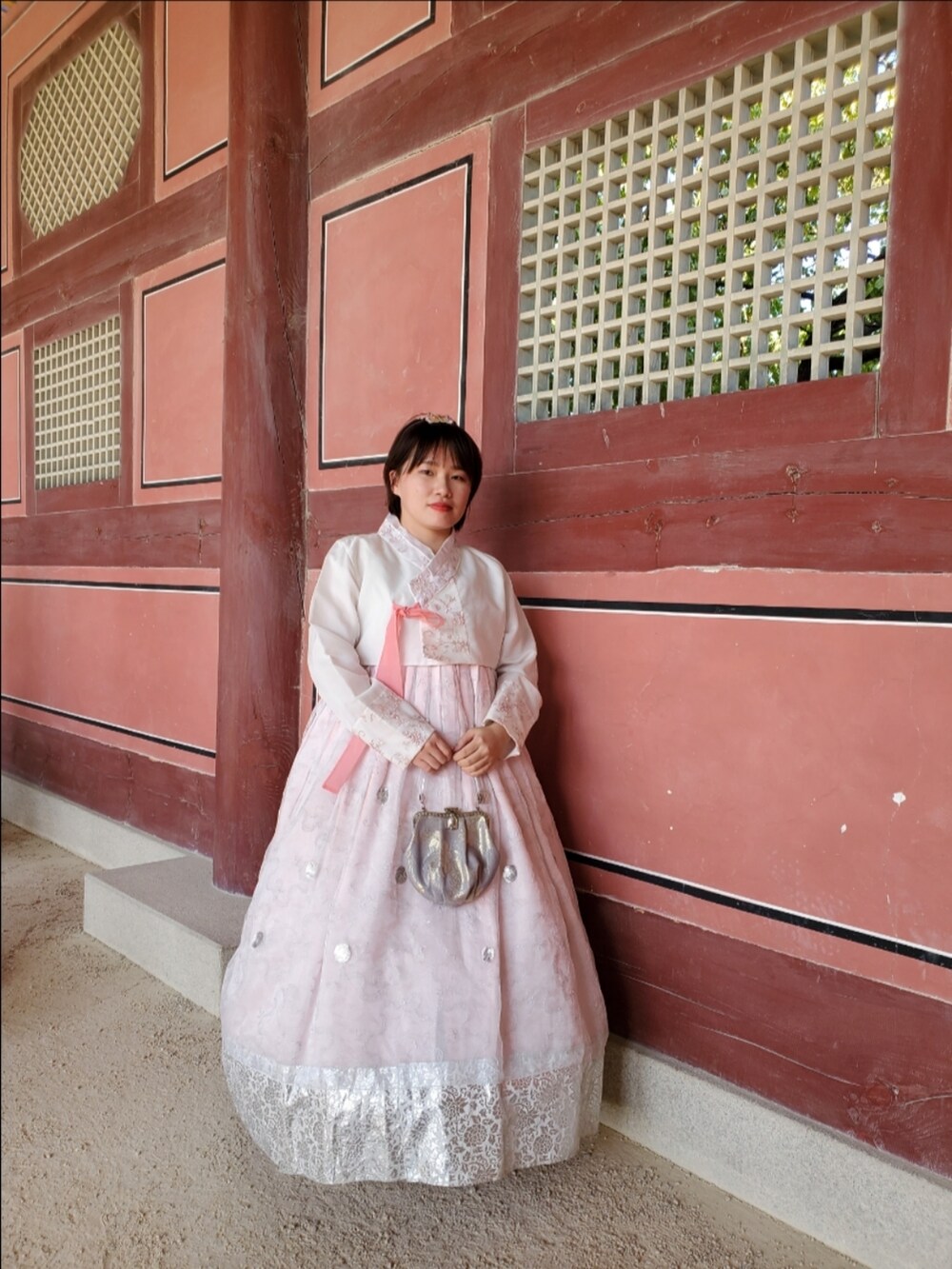 「秋服まるっと大公開、ootd、街頭穿搭、復古、韓国、韓国コーデ、低身長、低身長コーデ、大人カジュアル」｜「Koreaのアイテム（水着/着物・浴衣、ピンク系）」を使った、呱呱🍯さん（レディース・152cm）の秋コーディネートの3枚目の写真
