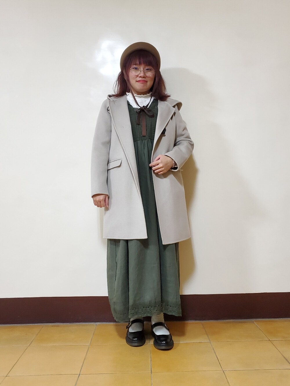 「春服デビュー宣言、大人カジュアル、大人かわいい、低身長、春コーデ、刺繍」｜「Samansa Mos2のアイテム（ジャンパースカート、グリーン系）」を使った、呱呱🍯さん（レディース・152cm）の春コーディネートの3枚目の写真