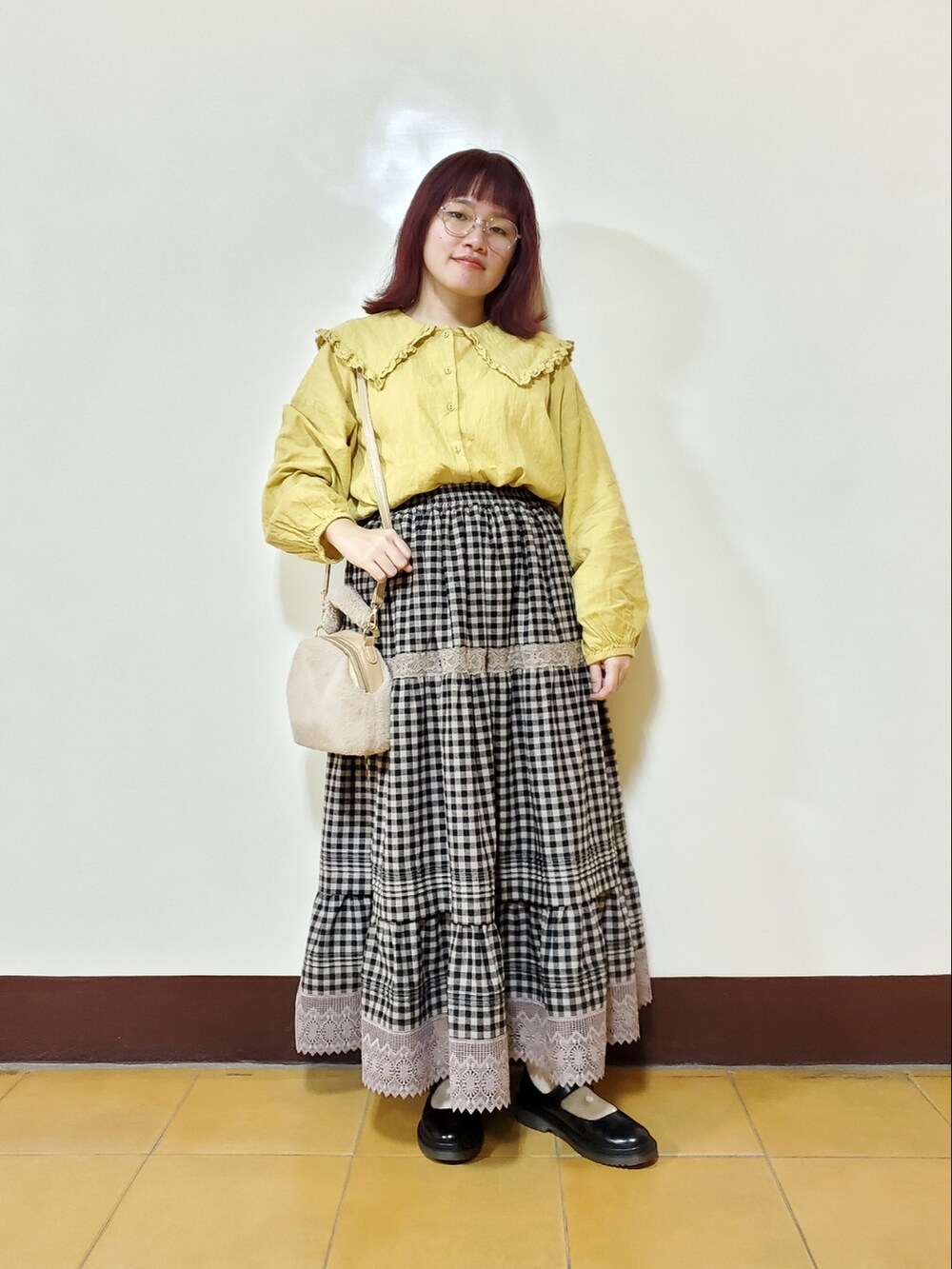 「ほめられ本命コーデ、差し色、色違いコーデ、大人カジュアル、低身長コーデ、ootd、低身長女子」｜「Samansa Mos2のフリルレース付セーラー襟チュニック（チュニック、イエロー系）」を使った、呱呱🍯さん（レディース・152cm）の冬コーディネートの2枚目の写真