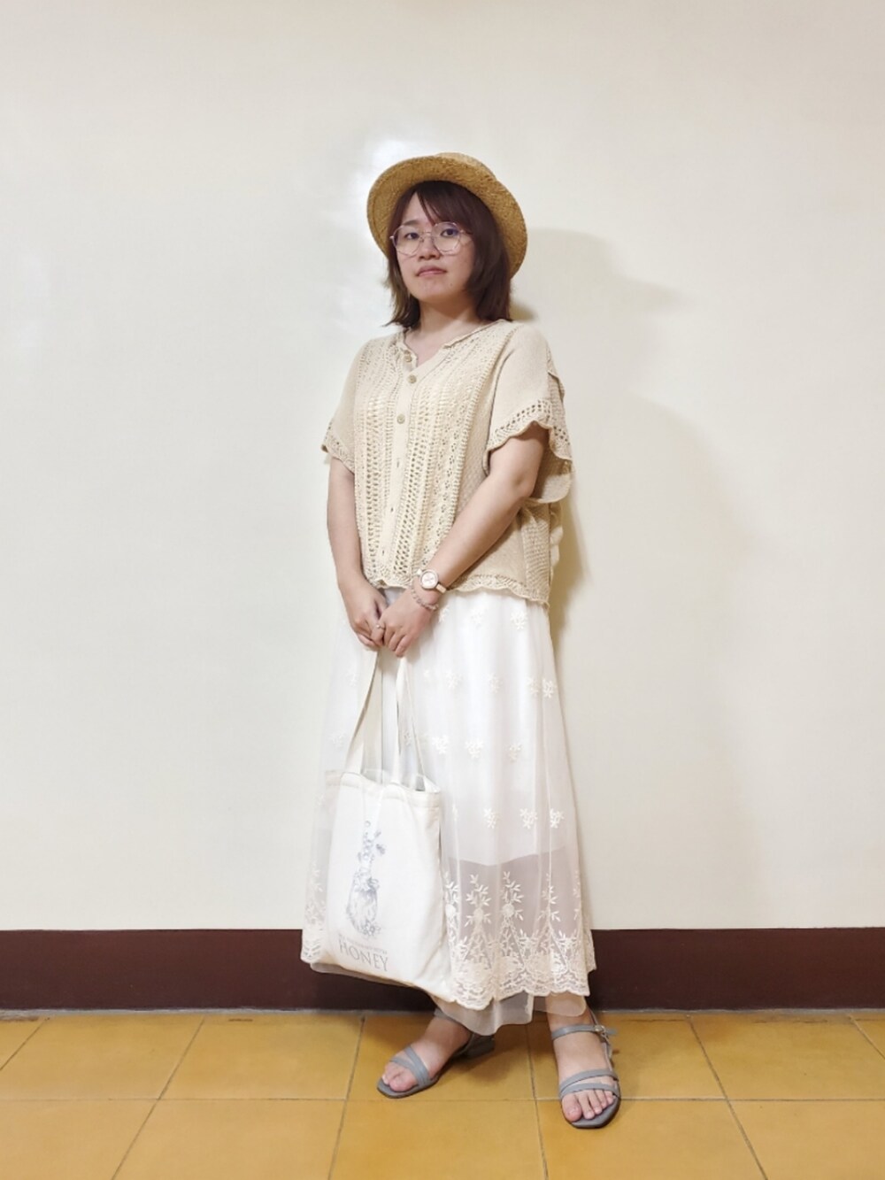 「ootd、夏、夏コーデ、休閒、みんなの白Tフェス、低身長、低身長女子、大人カジュアル、大人女子、刺繍」｜「Samansa Mos2の前後着透かしニットベスト（ベスト、ホワイト系）」を使った、呱呱🍯さん（レディース・152cm）の夏コーディネートの2枚目の写真