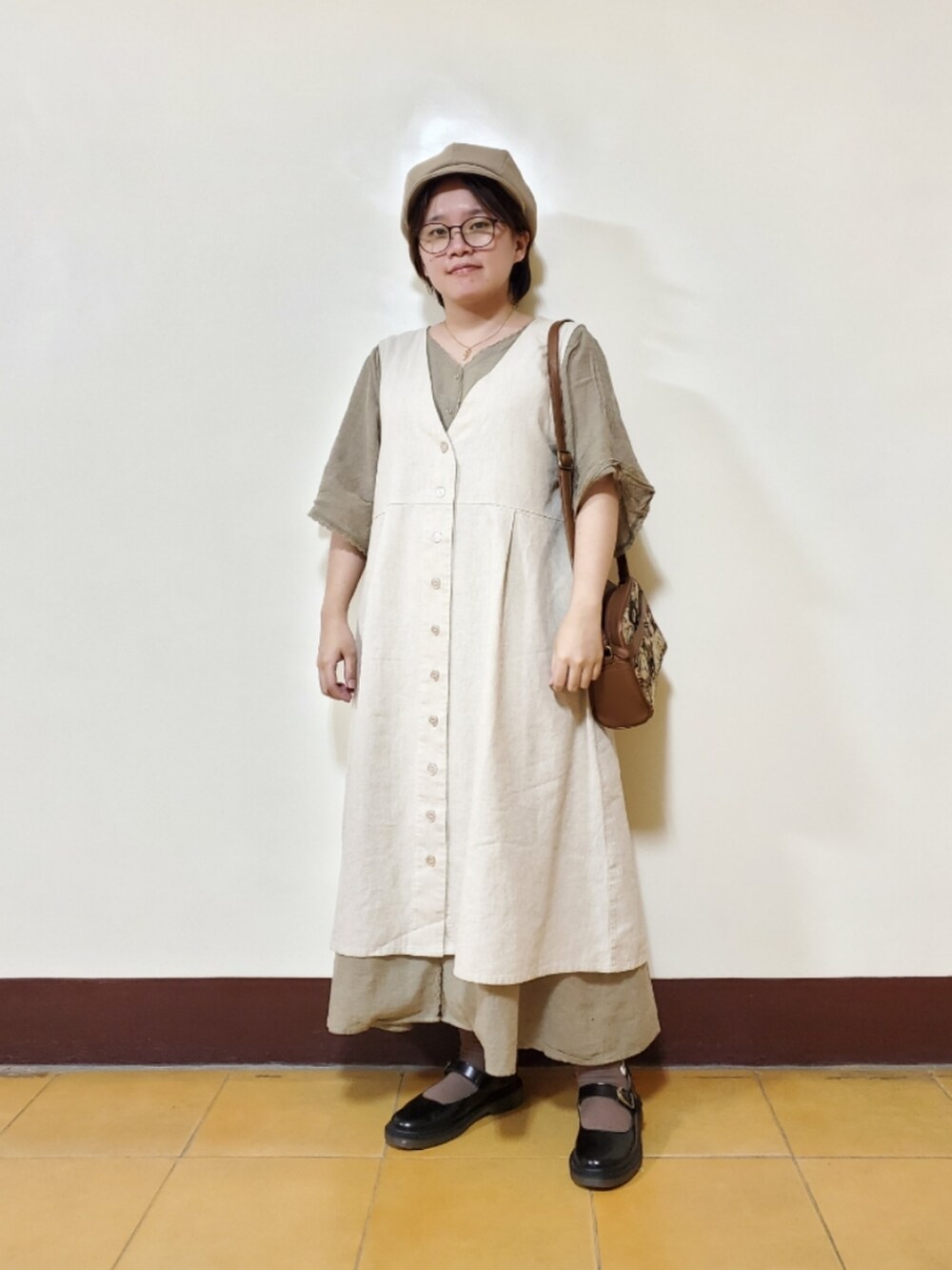 「重ね着ベストシーズン、ootd、街頭穿搭、休閒、復古、vintage、大人カジュアル、大人コーデ、低身長、低身長コーデ」｜「Samansa Mos2のセットジレワンピース（ワンピース、ホワイト系）」を使った、呱呱🍯さん（レディース・152cm）の冬コーディネートの2枚目の写真