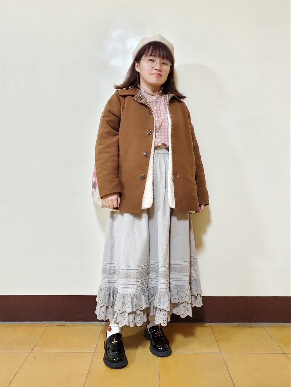 「春服デビュー宣言、春コーデ、大人カジュアル、大人かわいい、刺繍スカート、低身長、復古」｜「Samansa Mos2のギンガムチェック襟フリルブラウス（シャツ/ブラウス、ピンク系）」を使った、呱呱🍯さん（レディース・152cm）の春コーディネートの3枚目の写真