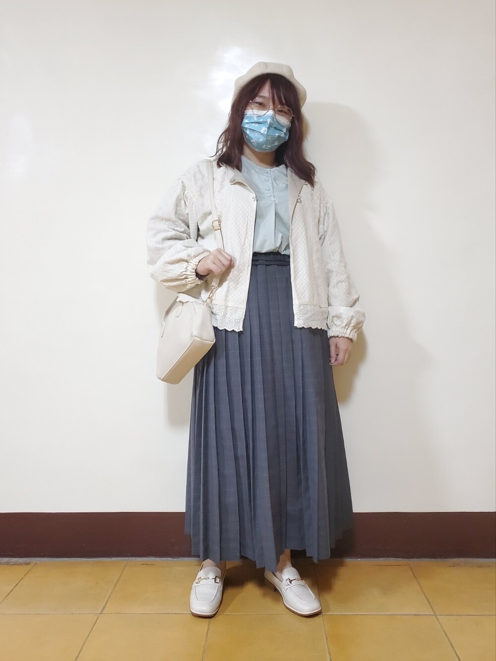「いまどきジャケット写真、春コーデ、大人カジュアル、大人かわいい、低身長、刺繍シャツ、ootd」｜「Samansa Mos2のアイテム（ノーカラージャケット、ベージュ系）」を使った、呱呱🍯さん（レディース・152cm）の春コーディネートの4枚目の写真