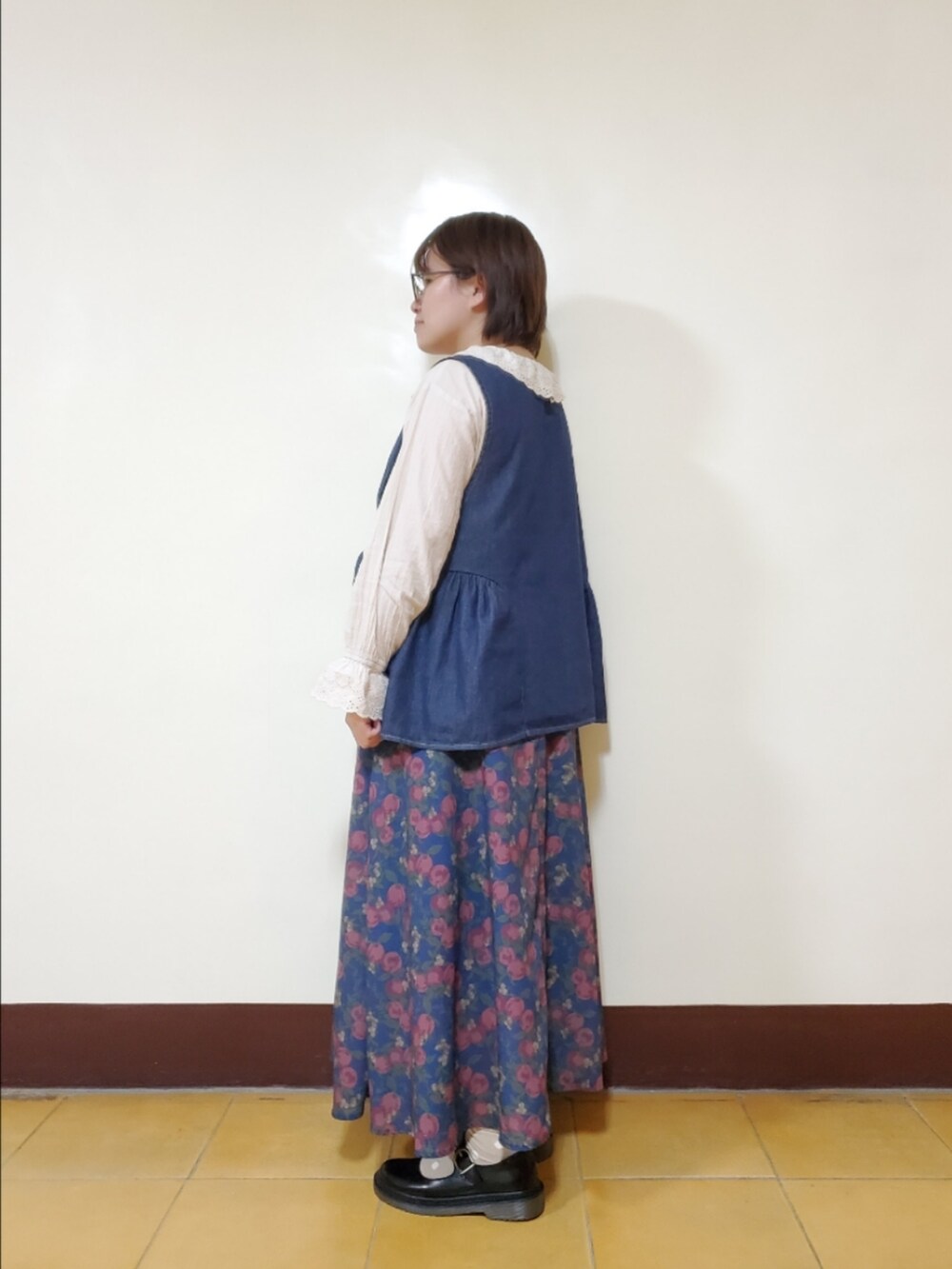 「ootd、街頭穿搭、休閒、復古、大人カジュアル、大人かわいい、低身長、低身長コーデ、秋コーデ、着回しコーデ、Samansa Mos2」｜「Samansa Mos2の綿ドビーレースブラウス（シャツ/ブラウス、ホワイト系）」を使った、呱呱🍯さん（レディース・152cm）の秋コーディネートの3枚目の写真