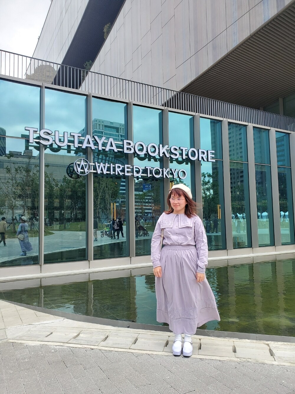 「春服デビュー宣言、春コーデ、大人かわいい、刺繍、刺繍スカート、刺繍シャツ」｜「TSUHARU by Samansa Mos2のコーネリーライクエンブロイダリーブラウス（シャツ/ブラウス、パープル系）」を使った、呱呱🍯さん（レディース・152cm）の春コーディネートの2枚目の写真