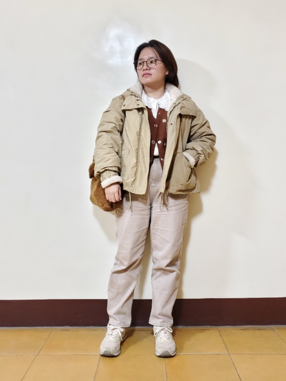 「新星WEARISTAにエントリー、ootd、街頭穿搭、休閒、大人カジュアル、大人コーデ、低身長、低身長コーデ、刺繍」｜「Samansa Mos2の花刺繍リングドットボタンカーディガン（カーディガン/ボレロ、ブラウン系）」を使った、呱呱🍯さん（レディース・152cm）の冬コーディネートの2枚目の写真