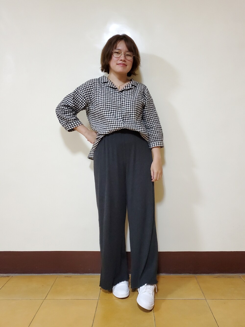 「夏コーデ、大人カジュアル、チェック柄、チェック柄に恋してる、チェック柄シャツ、黑白搭配、珍珠奶茶、Bubble Tea、韓国ファッション、韓国コーデ、低身長、低身長コーデ、Samansa Mos2」｜「Samansa Mos2のリネン混柄アソート開襟シャツ（シャツ/ブラウス、グレー系）」を使った、呱呱🍯さん（レディース・152cm）の春コーディネートの2枚目の写真