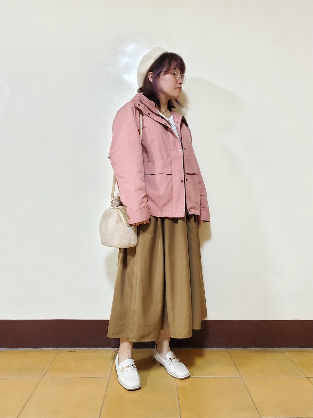 「冬コーデ、大人カジュアル、大人女子、低身長、刺繍、刺繍シャツ」｜「Lady Closetのアイテム（シャツ/ブラウス、ベージュ系）」を使った、呱呱🍯さん（レディース・152cm）の秋コーディネートの5枚目の写真