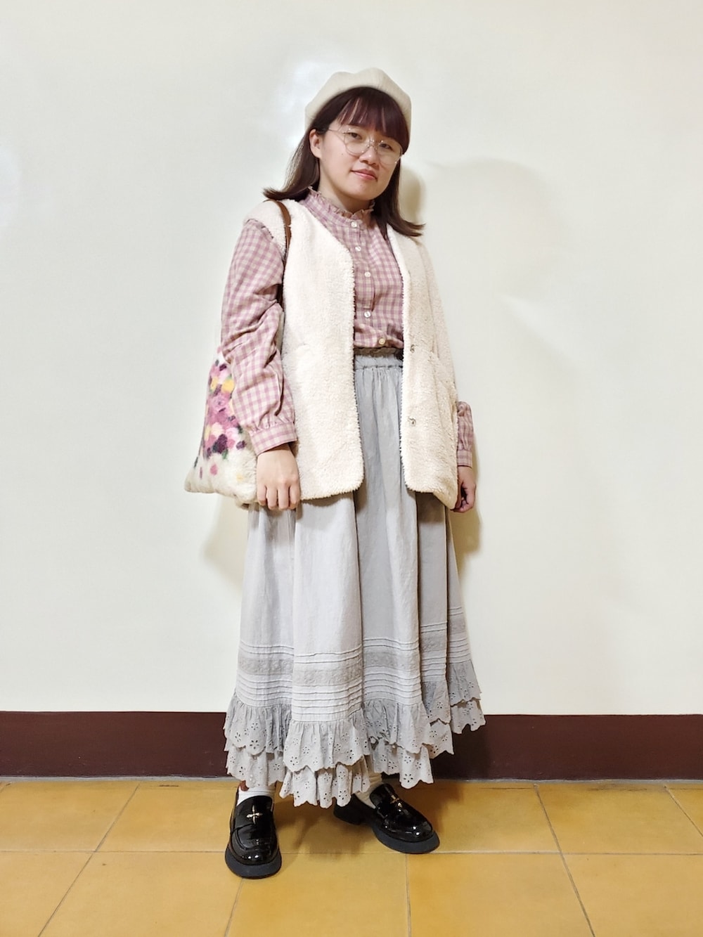 「春服デビュー宣言、春コーデ、大人カジュアル、大人かわいい、刺繍スカート、低身長、復古」｜「Samansa Mos2のギンガムチェック襟フリルブラウス（シャツ/ブラウス、ピンク系）」を使った、呱呱🍯さん（レディース・152cm）の春コーディネートの2枚目の写真