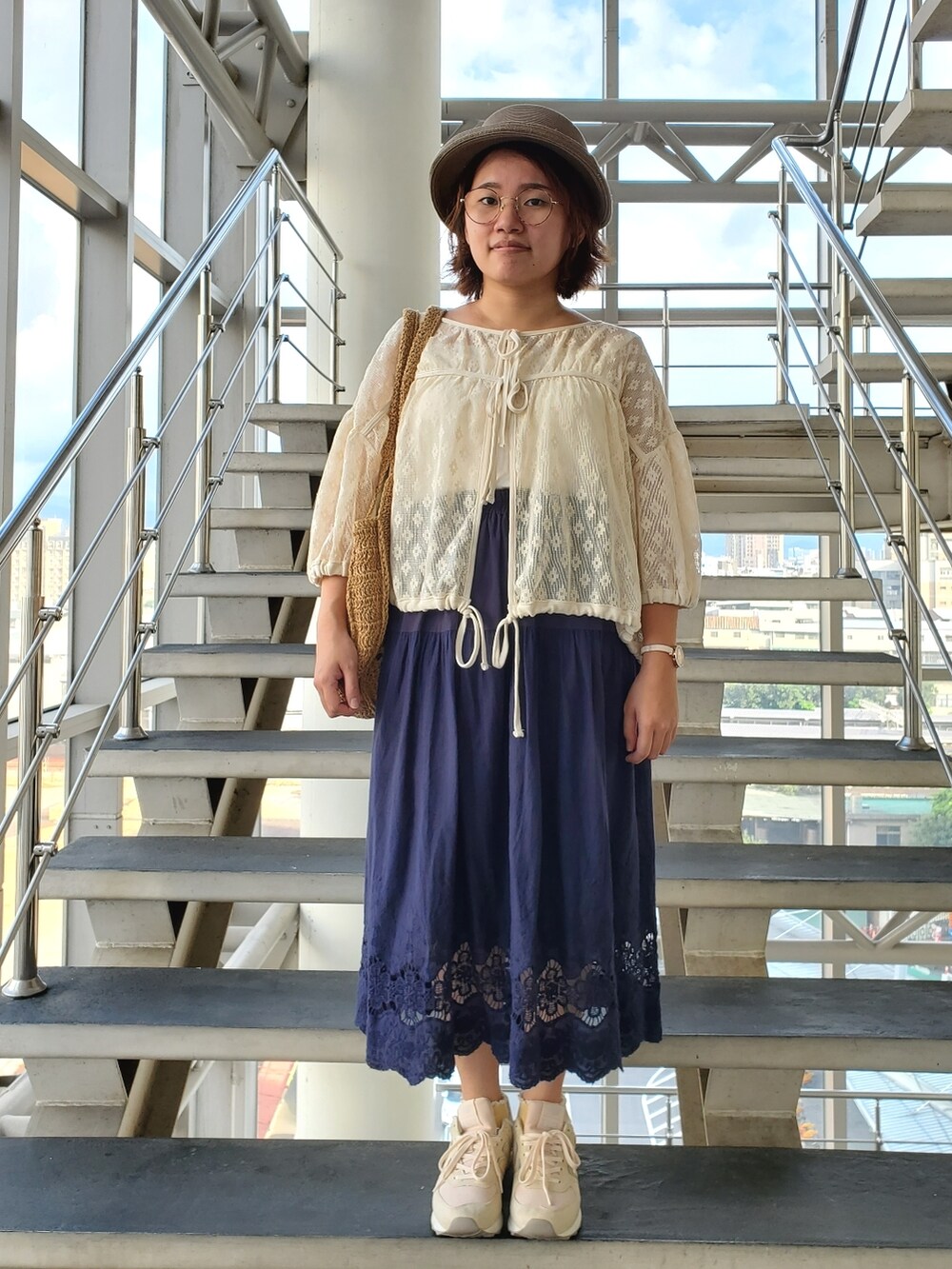 「大人カジュアル、夏コーデ、秋コーデ、刺繍」｜「Samansa Mos2のメッシュ前後着ブラウス（シャツ/ブラウス、ホワイト系）」を使った、呱呱🍯さん（レディース・152cm）の夏コーディネートの2枚目の写真