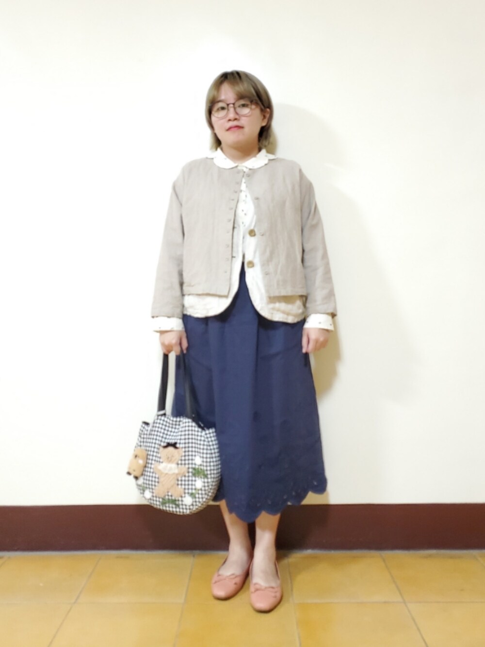 「ootd、夏、春コーデ、大人カジュアル、大人コーデ、低身長、低身長コーデ、刺繍、刺繍スカート」｜「POU DOU DOUの花びら衿ブラウス（シャツ/ブラウス、ホワイト系）」を使った、呱呱🍯さん（レディース・152cm）の春コーディネートの2枚目の写真