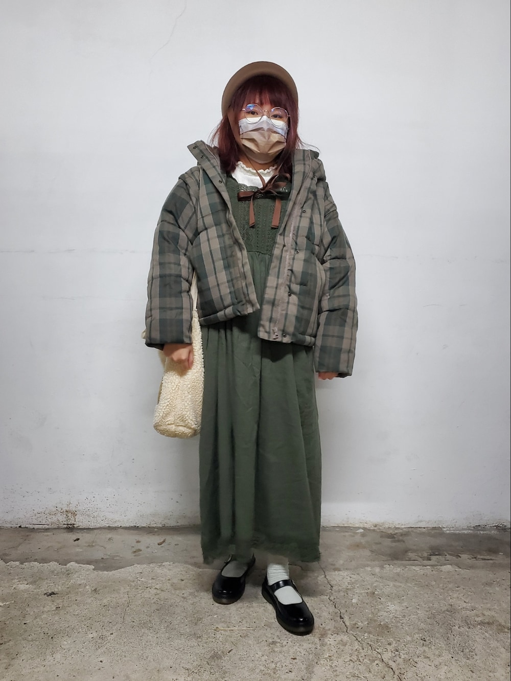 「春服デビュー宣言、大人カジュアル、大人かわいい、低身長、春コーデ、刺繍」｜「Samansa Mos2のアイテム（ジャンパースカート、グリーン系）」を使った、呱呱🍯さん（レディース・152cm）の春コーディネートの2枚目の写真