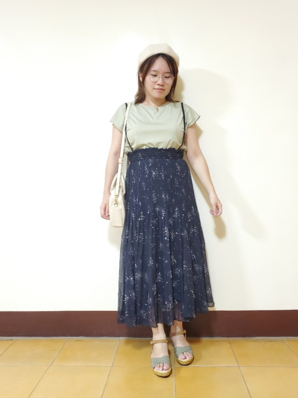「アツいコーデ全部見せ、ootd、夏、秋コーデ、低身長、低身長女子、大人カジュアル、大人女子、花柄」｜「NETのアイテム（Tシャツ/カットソー、グリーン系）」を使った、呱呱🍯さん（レディース・152cm）の夏コーディネートの2枚目の写真